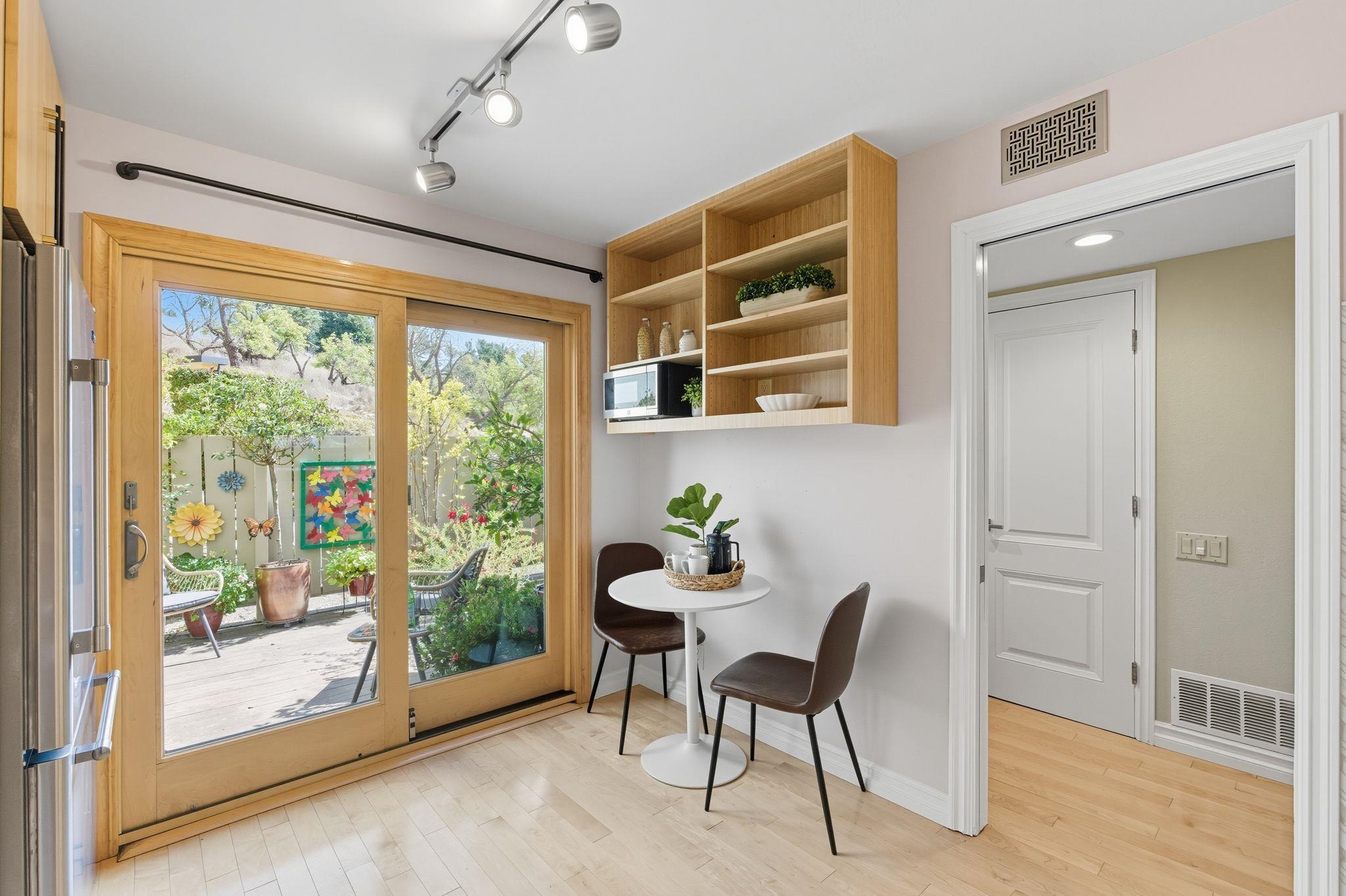 Detail Gallery Image 6 of 31 For 1585 Moraga Way, Moraga,  CA 94556 - 3 Beds | 2/1 Baths