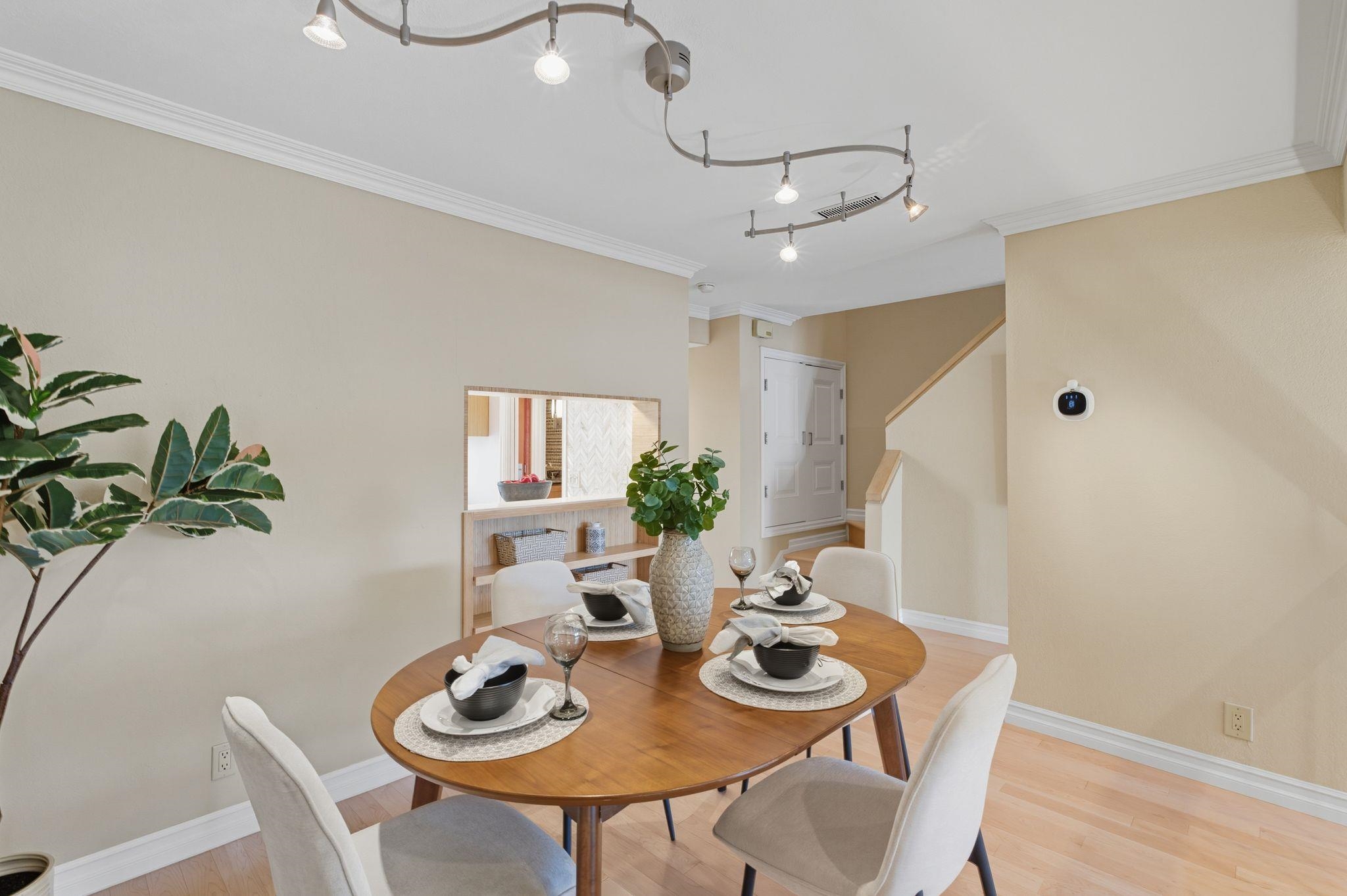 Detail Gallery Image 8 of 31 For 1585 Moraga Way, Moraga,  CA 94556 - 3 Beds | 2/1 Baths