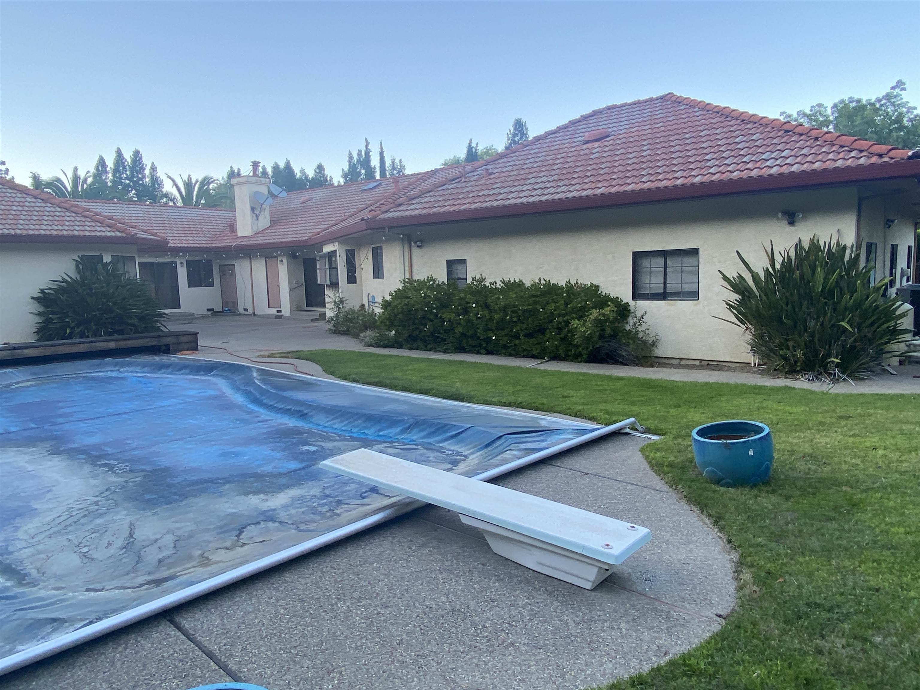 Detail Gallery Image 13 of 38 For 11 Foothill Lane, Pleasanton,  CA 94588 - 4 Beds | 4 Baths