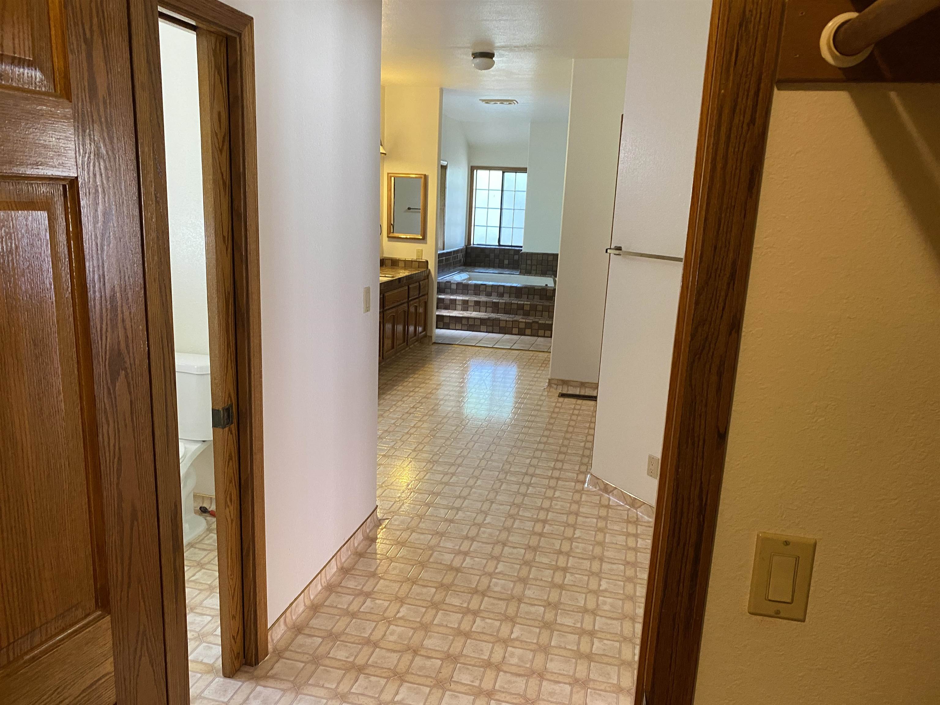 Detail Gallery Image 4 of 38 For 11 Foothill Lane, Pleasanton,  CA 94588 - 4 Beds | 4 Baths