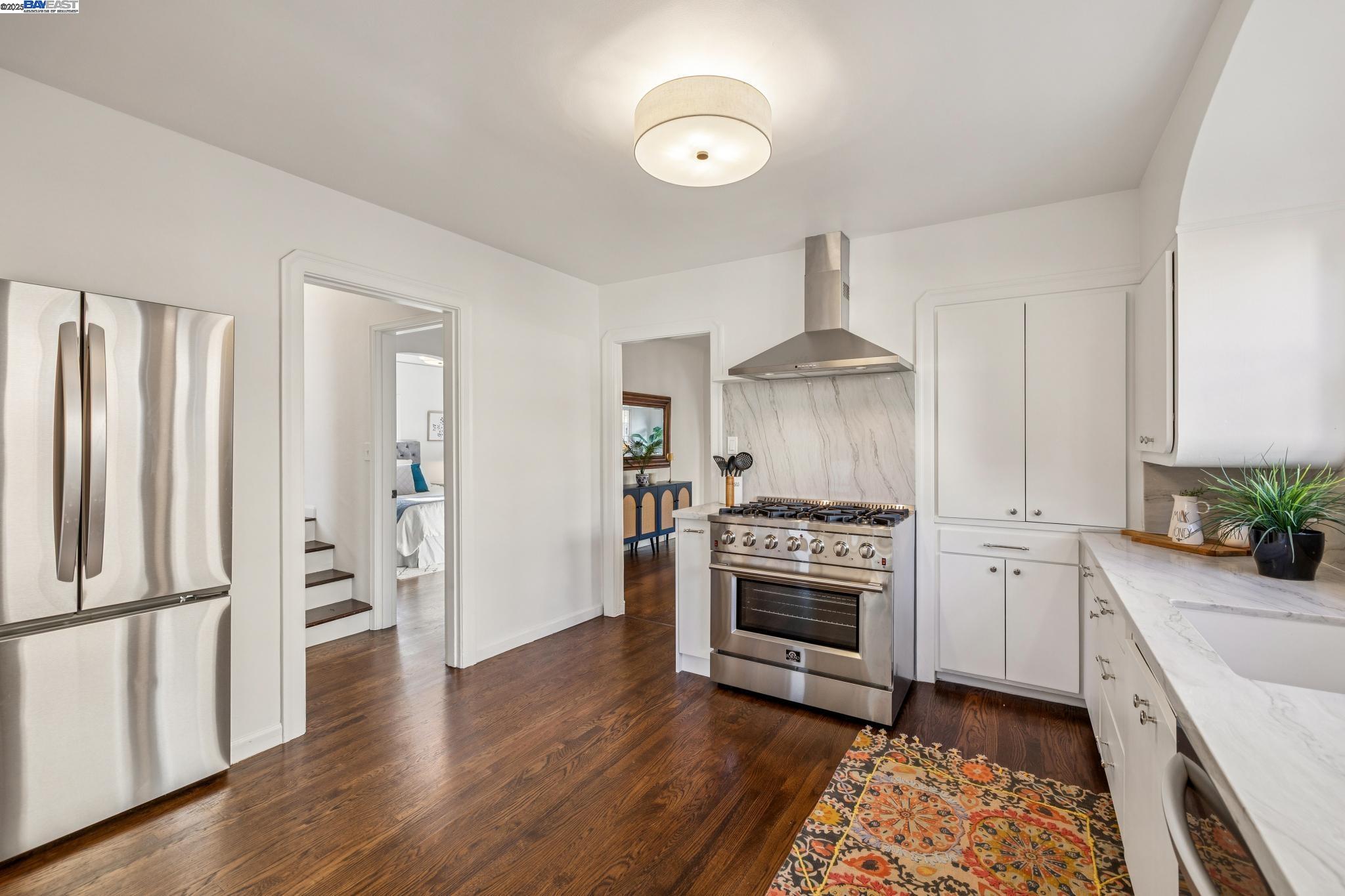 Detail Gallery Image 15 of 58 For 1354 Regent St, Alameda,  CA 94501 - 3 Beds | 2 Baths