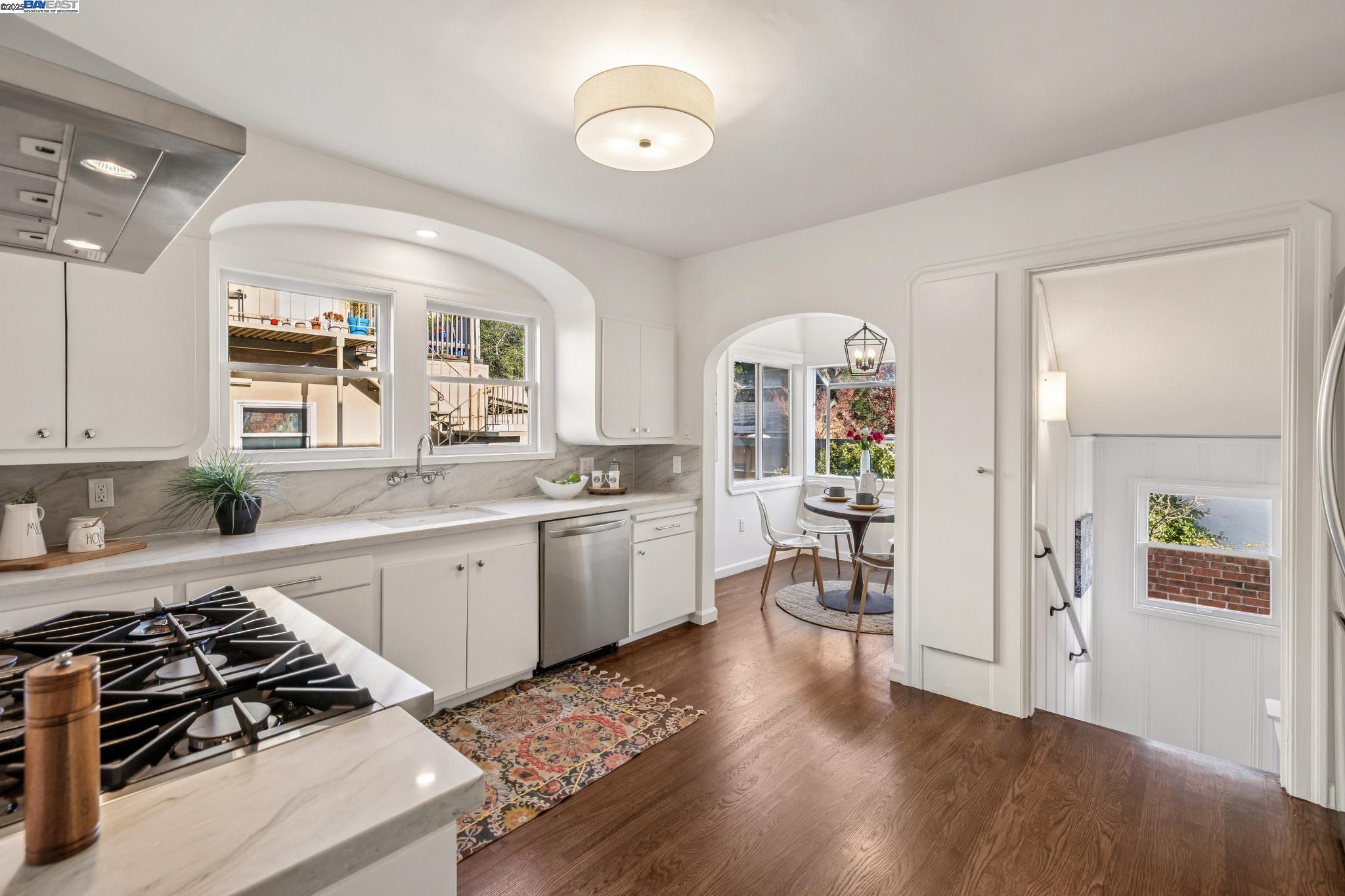 Detail Gallery Image 17 of 58 For 1354 Regent St, Alameda,  CA 94501 - 3 Beds | 2 Baths