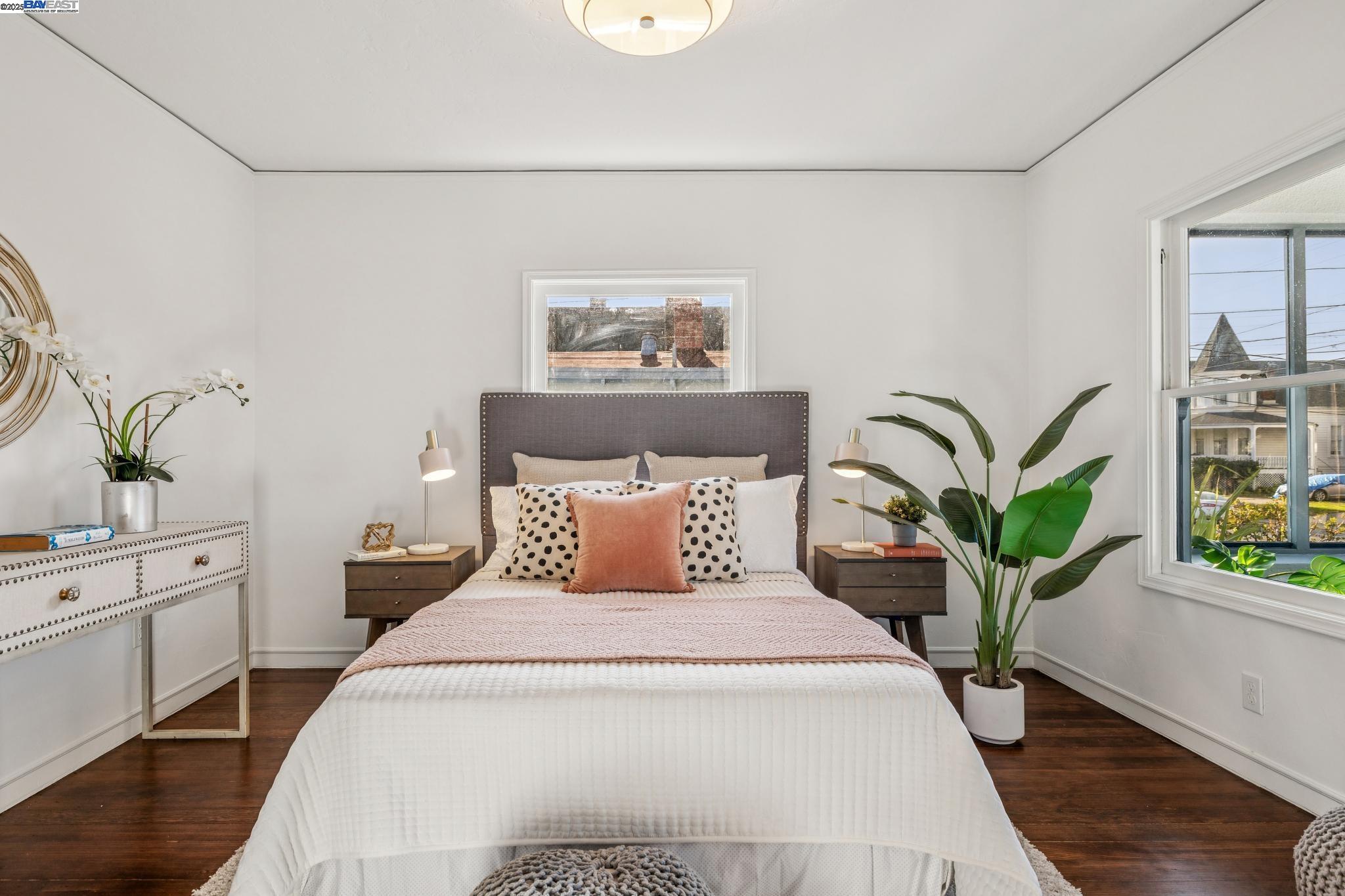 Detail Gallery Image 21 of 58 For 1354 Regent St, Alameda,  CA 94501 - 3 Beds | 2 Baths