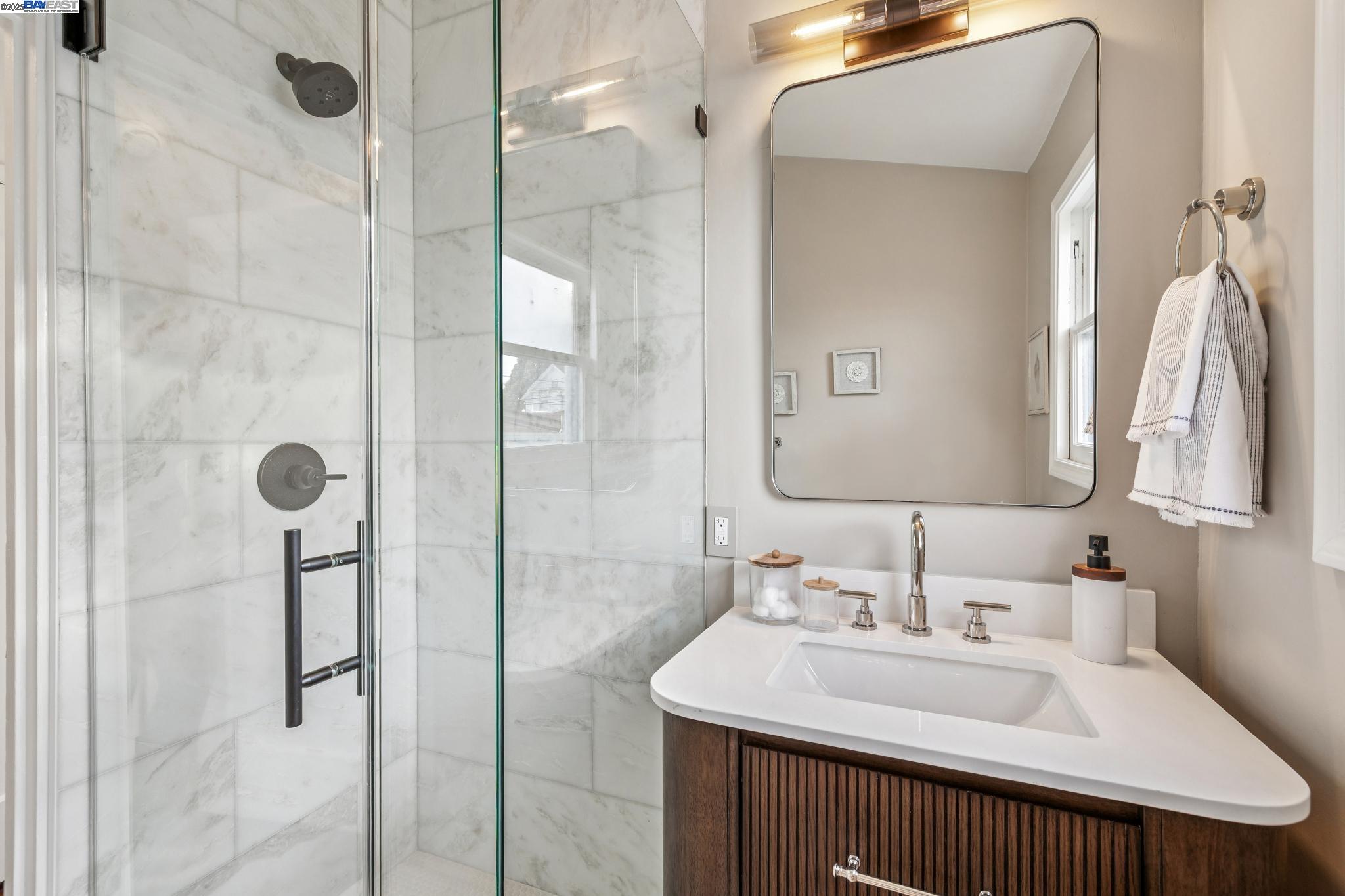 Detail Gallery Image 29 of 58 For 1354 Regent St, Alameda,  CA 94501 - 3 Beds | 2 Baths