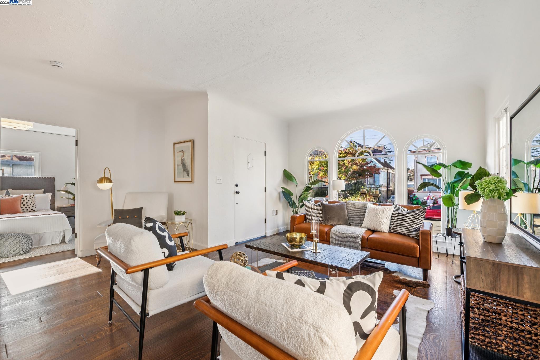 Detail Gallery Image 5 of 58 For 1354 Regent St, Alameda,  CA 94501 - 3 Beds | 2 Baths