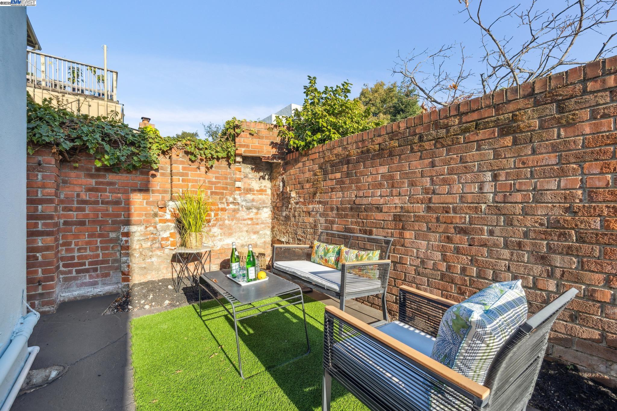 Detail Gallery Image 55 of 58 For 1354 Regent St, Alameda,  CA 94501 - 3 Beds | 2 Baths