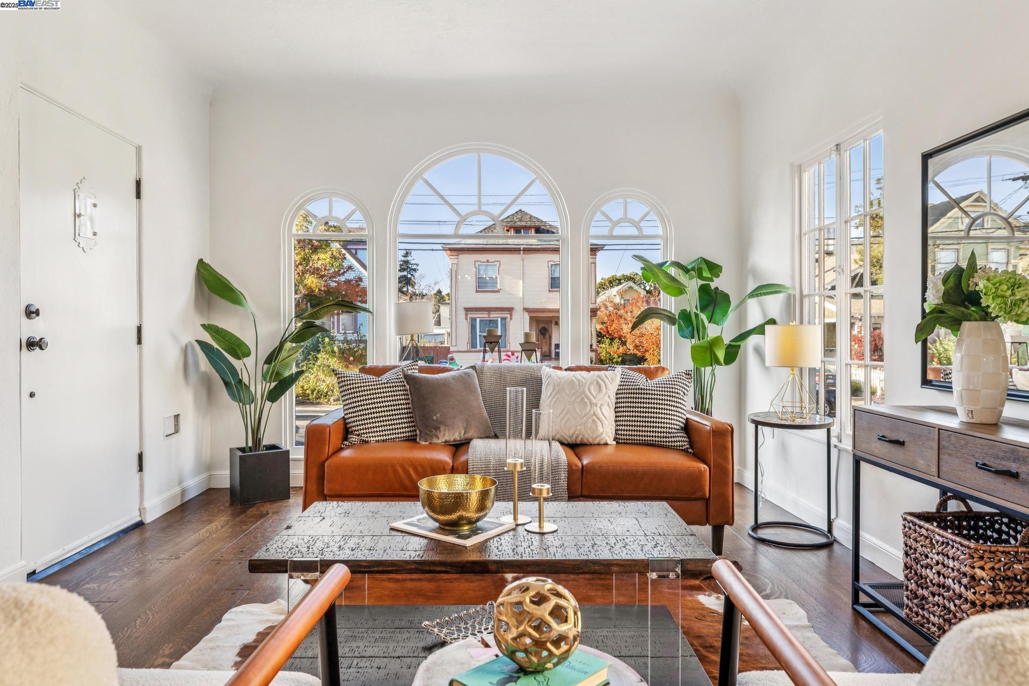 Detail Gallery Image 7 of 58 For 1354 Regent St, Alameda,  CA 94501 - 3 Beds | 2 Baths