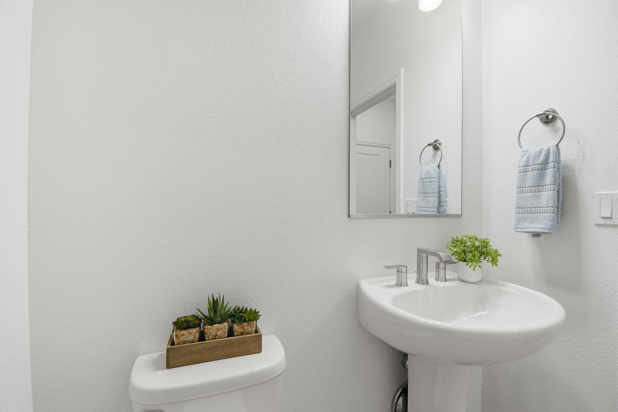 Detail Gallery Image 27 of 36 For 2878 Derbyline Ln, Alameda,  CA 94501 - 2 Beds | 1/1 Baths