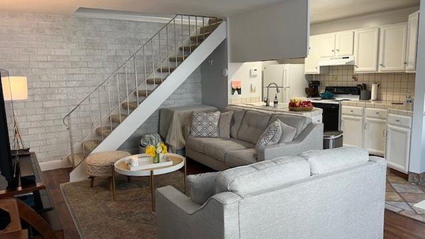 Detail Gallery Image 4 of 12 For 341 Blossom Hill Rd #3,  San Jose,  CA 95123 - 2 Beds | 1 Baths