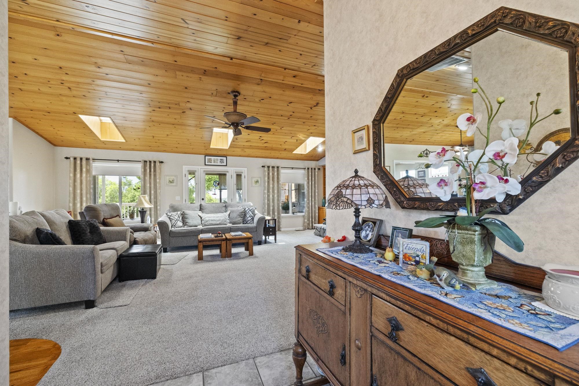 Detail Gallery Image 14 of 60 For 15595 Curtis Cir, Sonora,  CA 95370 - 3 Beds | 2/1 Baths