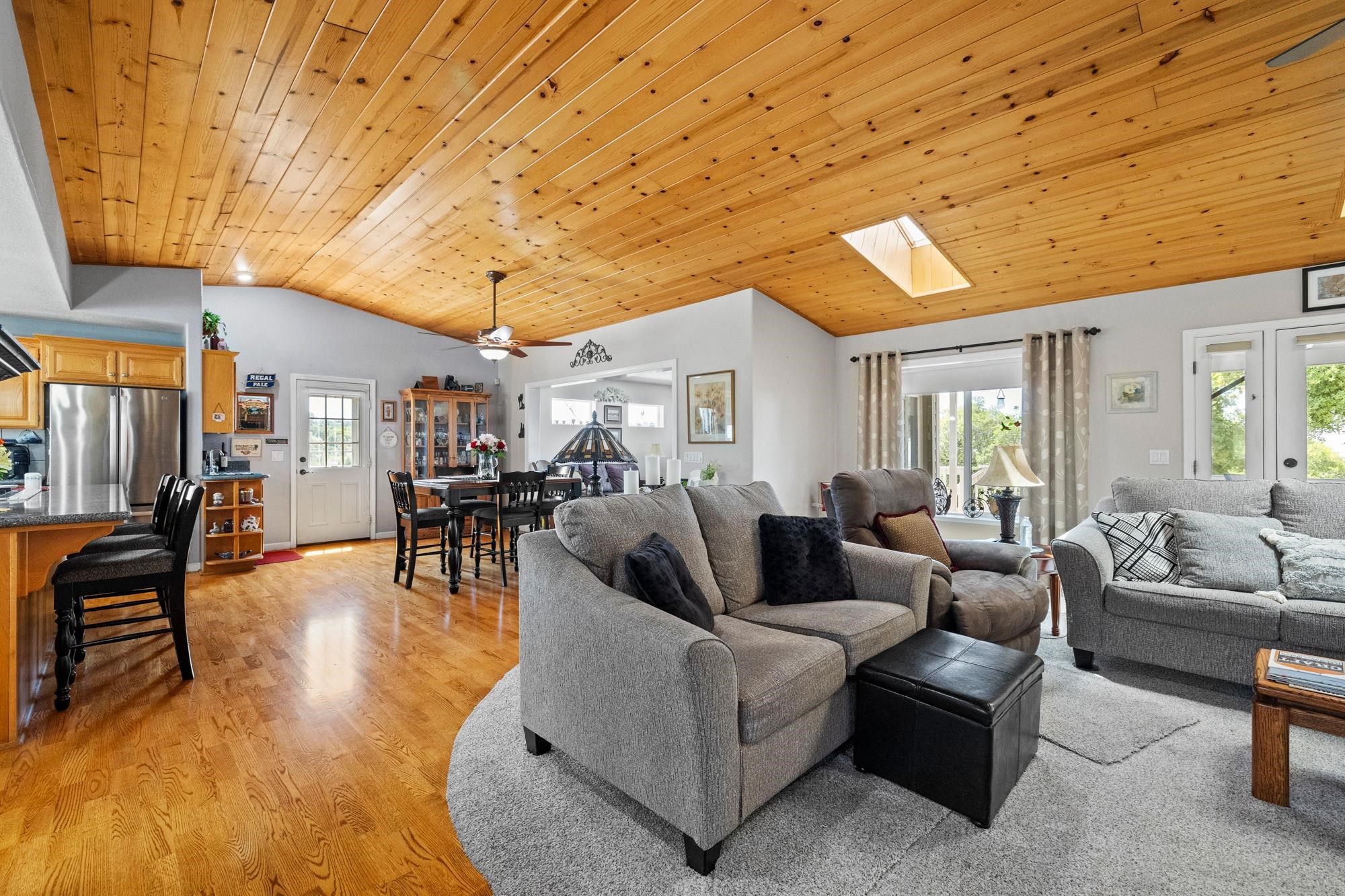 Detail Gallery Image 15 of 60 For 15595 Curtis Cir, Sonora,  CA 95370 - 3 Beds | 2/1 Baths