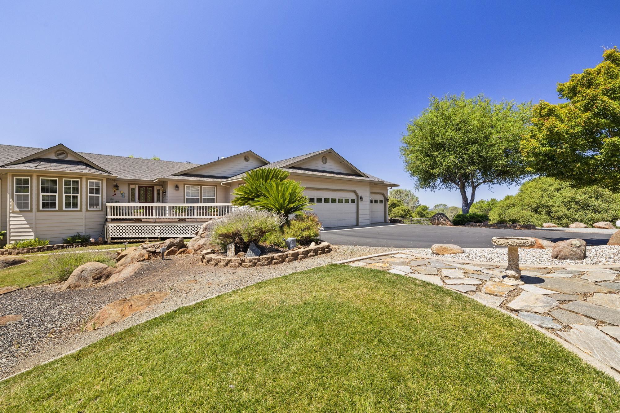 Detail Gallery Image 7 of 60 For 15595 Curtis Cir, Sonora,  CA 95370 - 3 Beds | 2/1 Baths