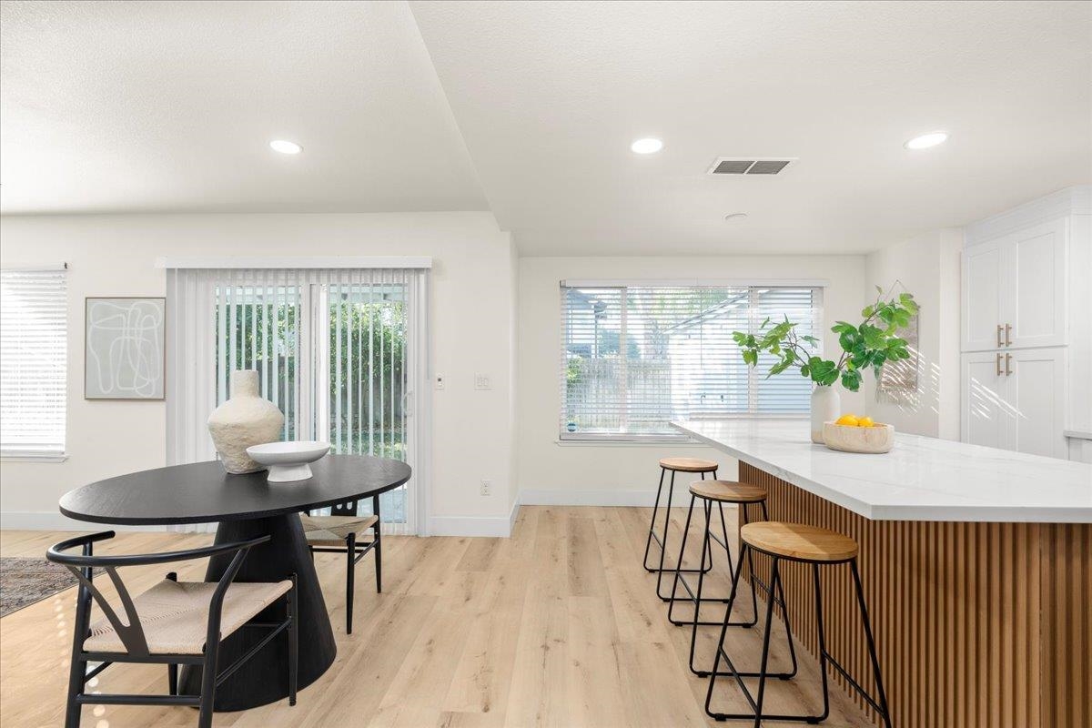 Detail Gallery Image 15 of 38 For 7212 Tiant Way, Elk Grove,  CA 95758 - 4 Beds | 2/1 Baths