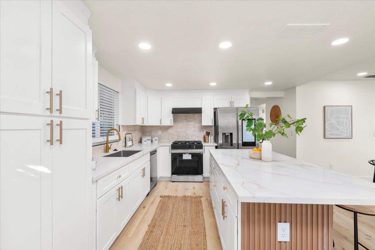 Detail Gallery Image 16 of 38 For 7212 Tiant Way, Elk Grove,  CA 95758 - 4 Beds | 2/1 Baths