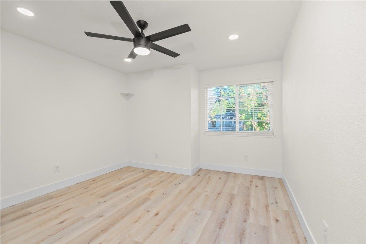 Detail Gallery Image 29 of 38 For 7212 Tiant Way, Elk Grove,  CA 95758 - 4 Beds | 2/1 Baths