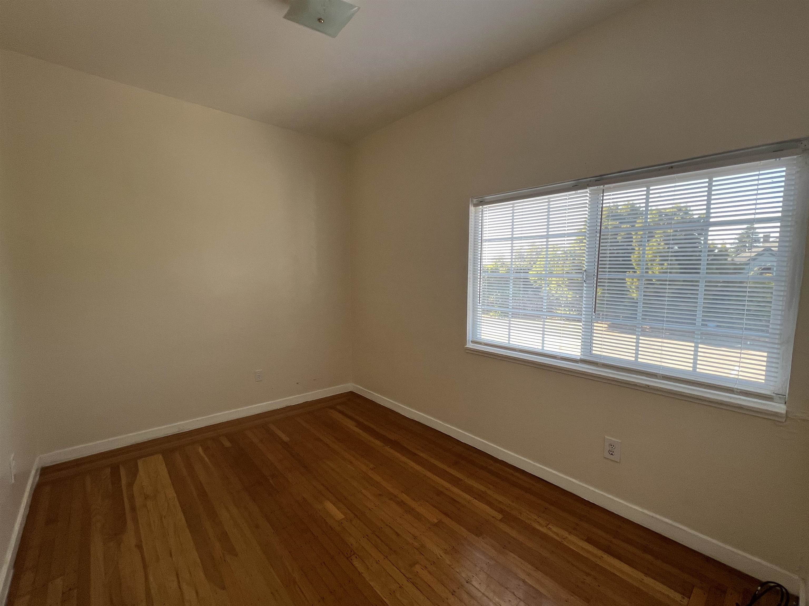Detail Gallery Image 2 of 4 For 3244 Ellis St #C,  Berkeley,  CA 94703 - 2 Beds | 1 Baths