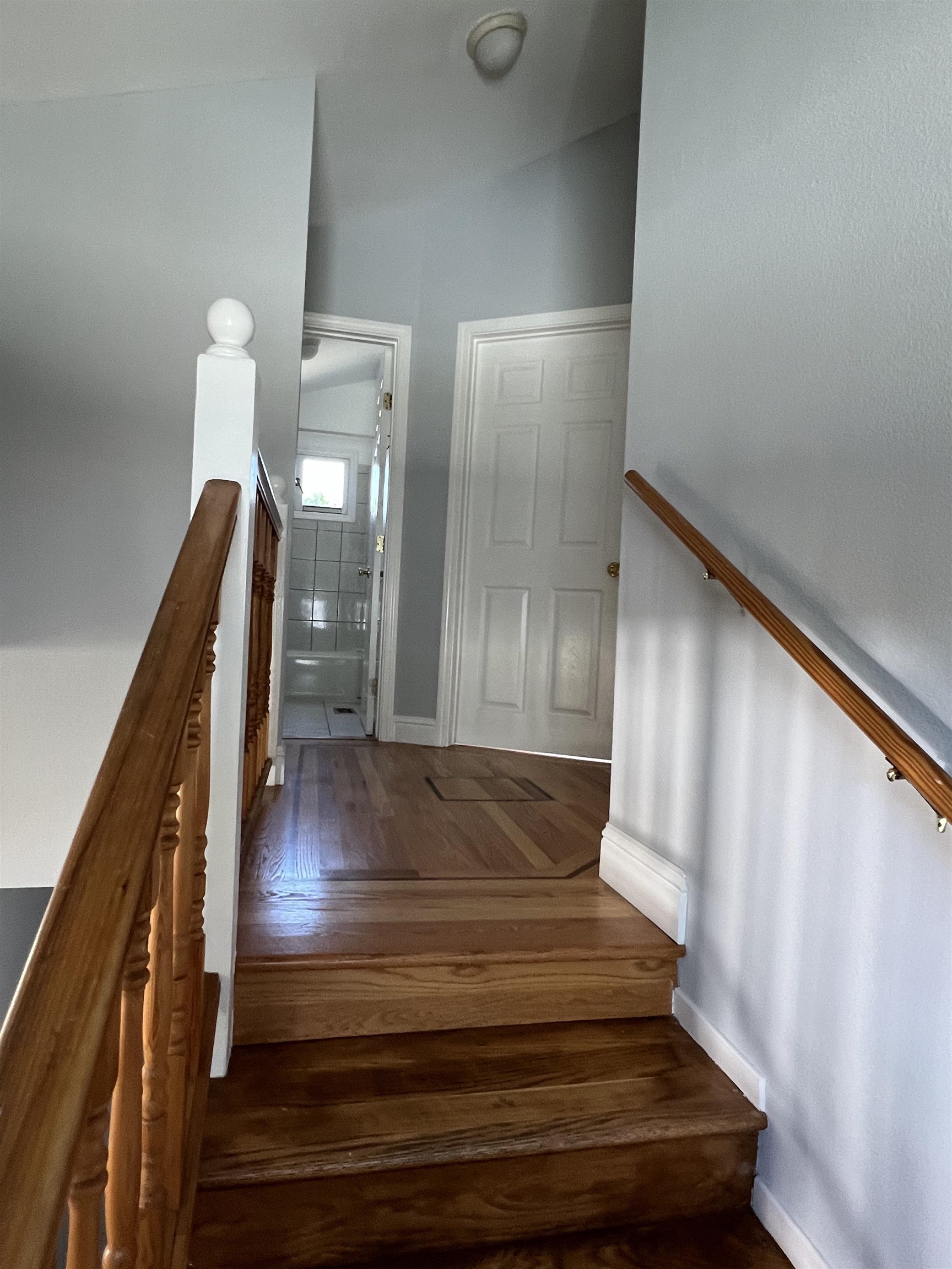 Detail Gallery Image 4 of 8 For 2438 Martin Luther King Jr Way, Berkeley,  CA 94704 - 2 Beds | 1/1 Baths