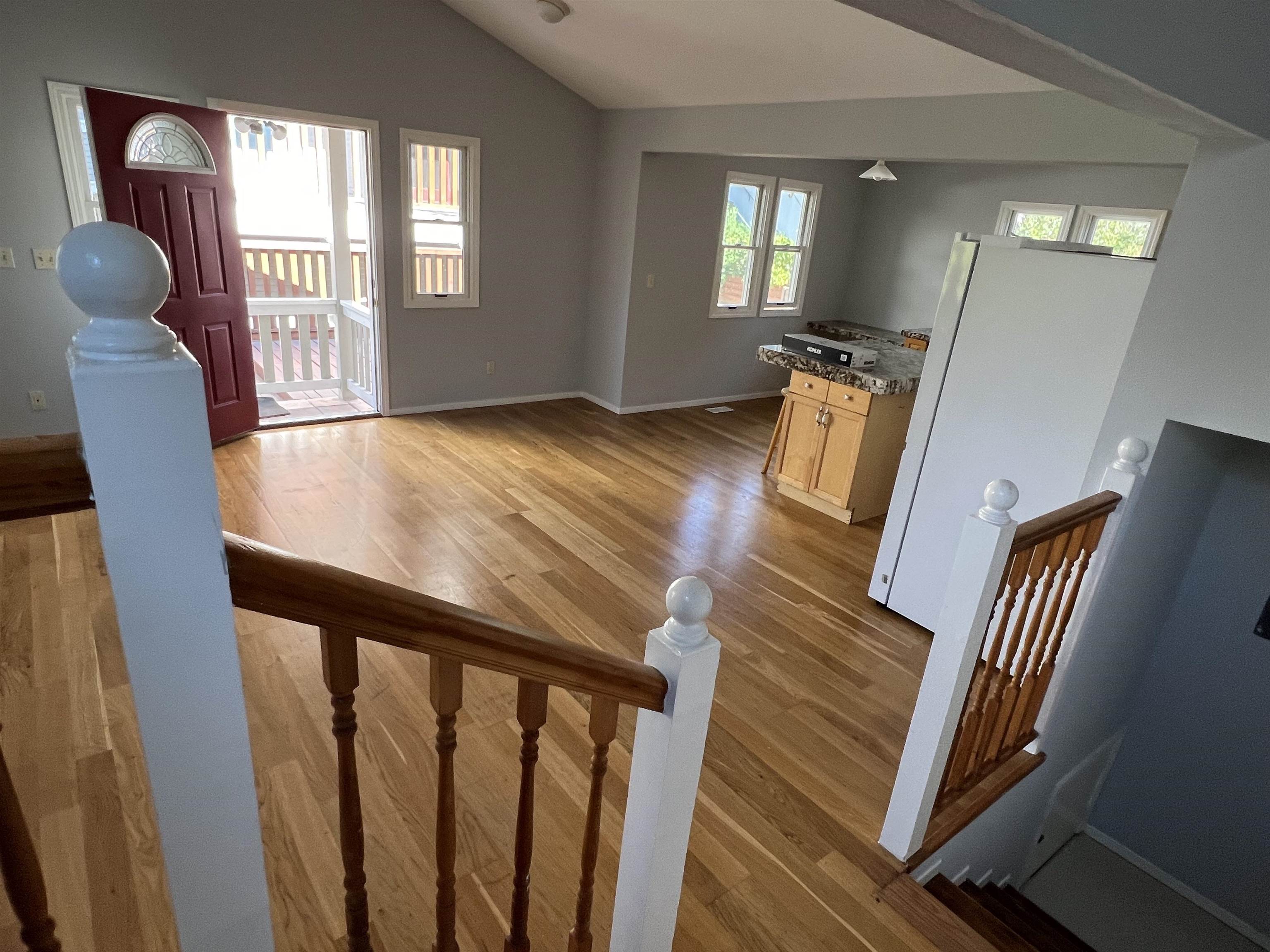 Detail Gallery Image 5 of 8 For 2438 Martin Luther King Jr Way, Berkeley,  CA 94704 - 2 Beds | 1/1 Baths