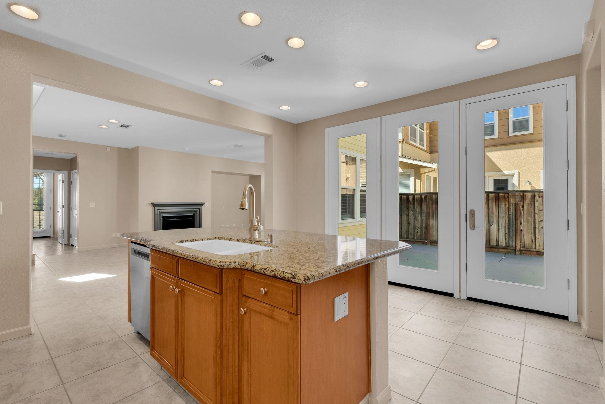 Detail Gallery Image 11 of 40 For 1051 Madrone Ave, Vallejo,  CA 94592 - 3 Beds | 2/1 Baths