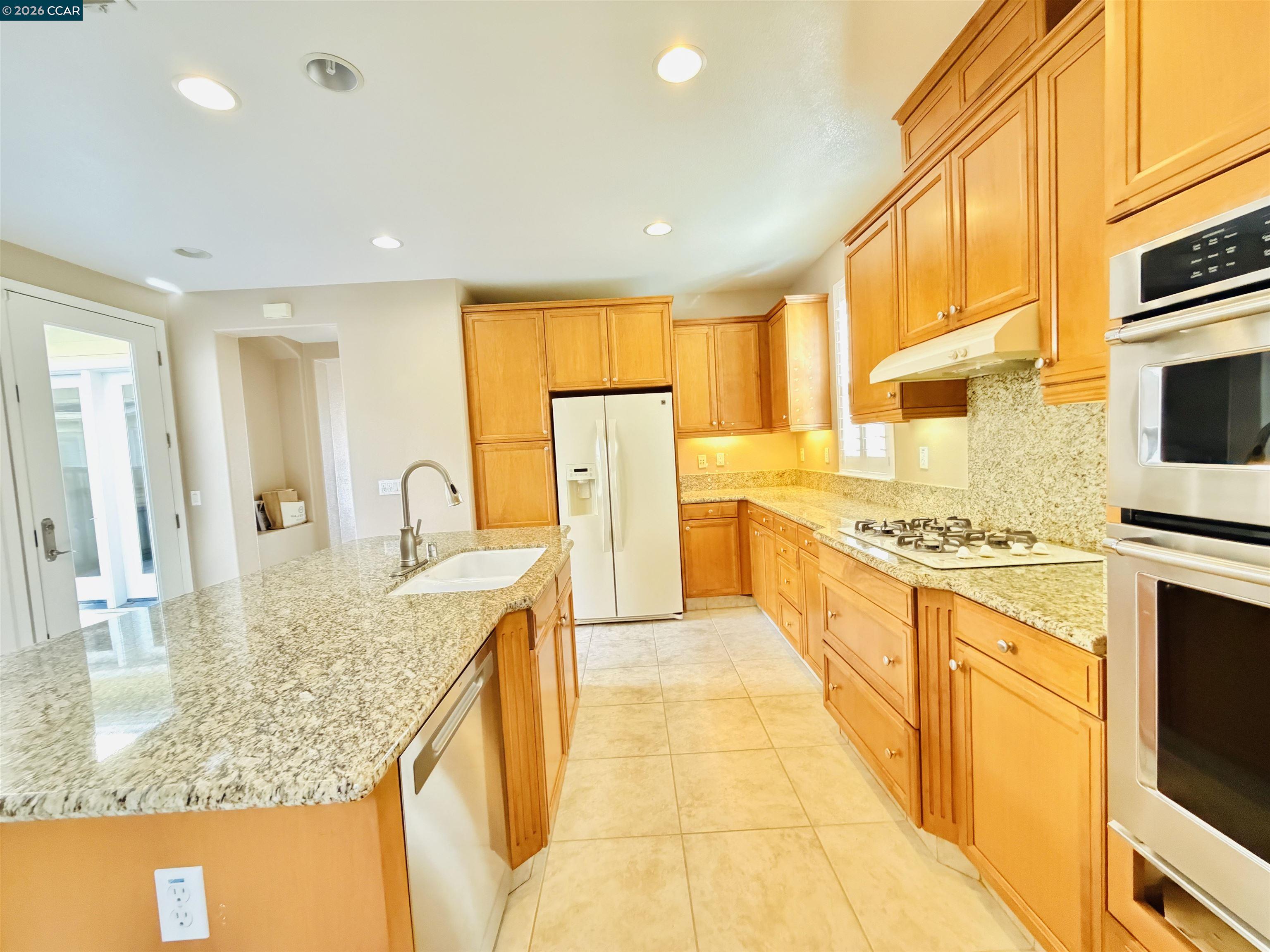 Detail Gallery Image 17 of 54 For 1051 Madrone Ave, Vallejo,  CA 94592 - 3 Beds | 2/1 Baths