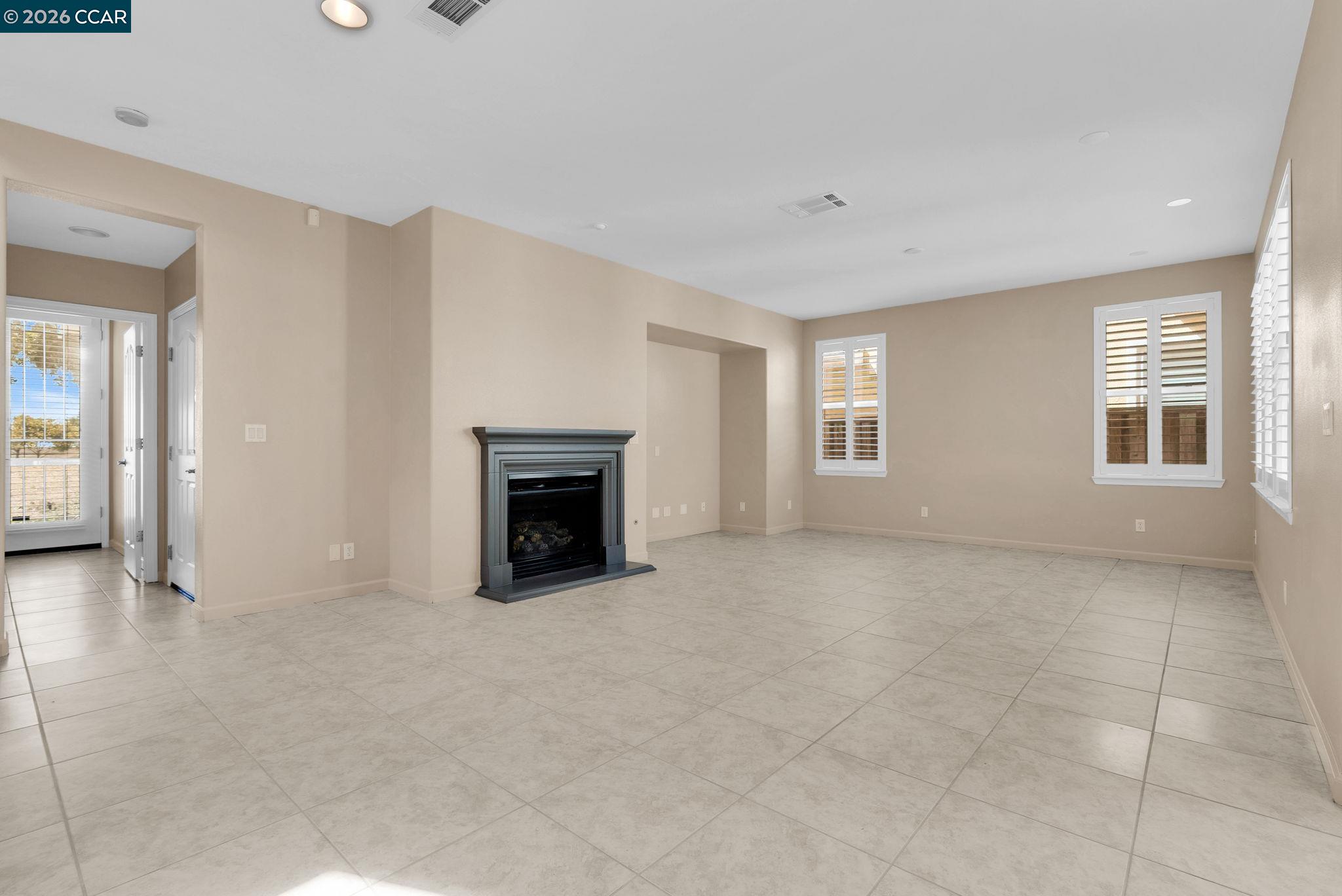 Detail Gallery Image 20 of 54 For 1051 Madrone Ave, Vallejo,  CA 94592 - 3 Beds | 2/1 Baths