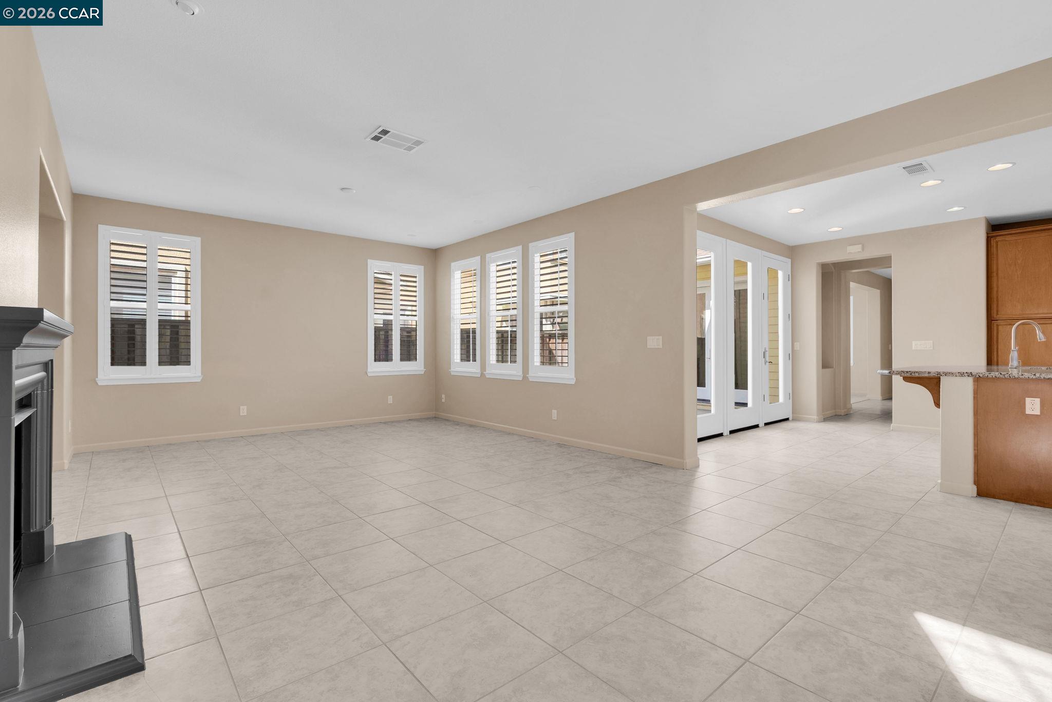 Detail Gallery Image 24 of 54 For 1051 Madrone Ave, Vallejo,  CA 94592 - 3 Beds | 2/1 Baths