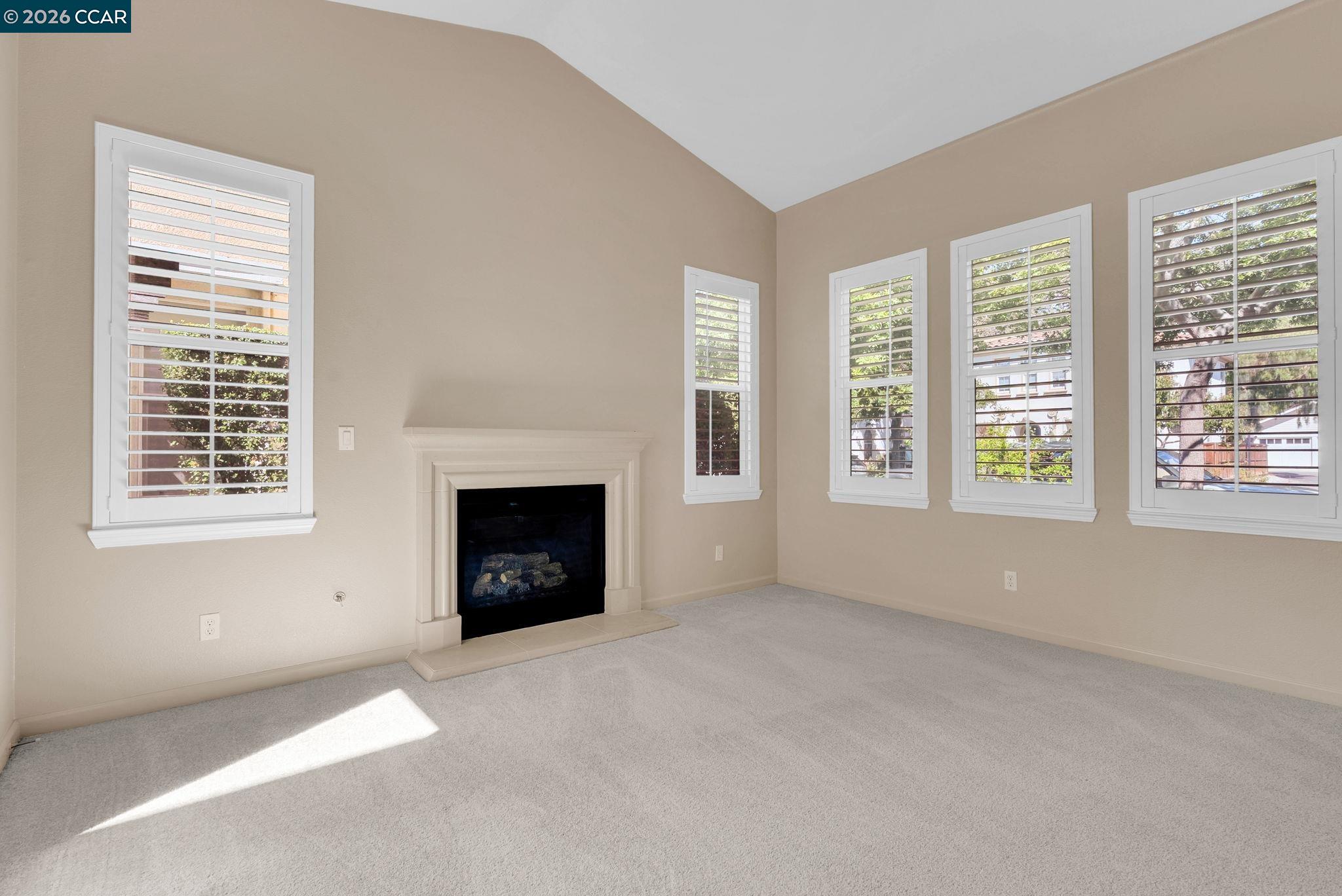 Detail Gallery Image 4 of 54 For 1051 Madrone Ave, Vallejo,  CA 94592 - 3 Beds | 2/1 Baths