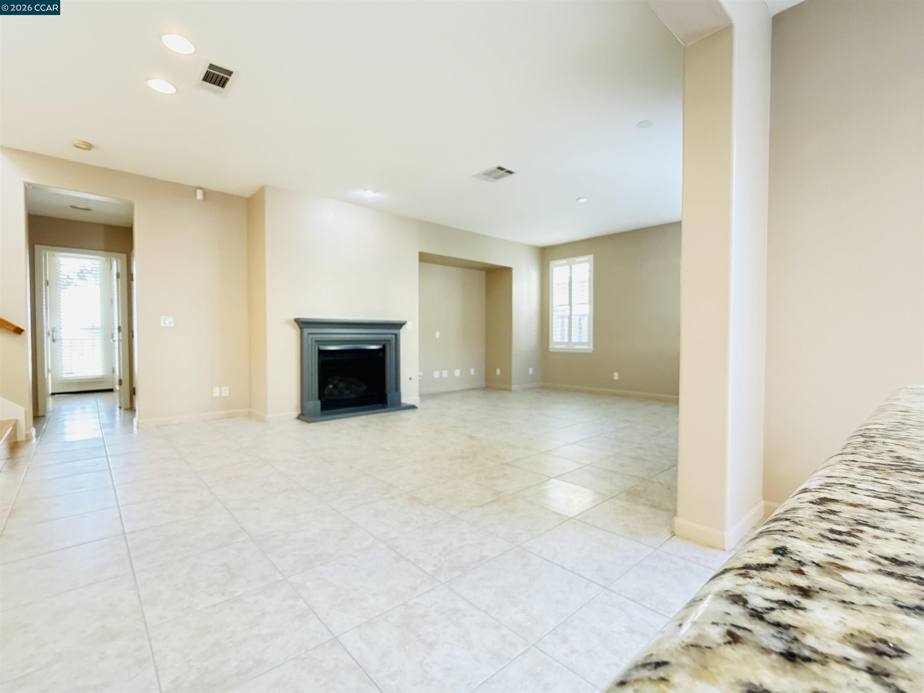 Detail Gallery Image 46 of 54 For 1051 Madrone Ave, Vallejo,  CA 94592 - 3 Beds | 2/1 Baths