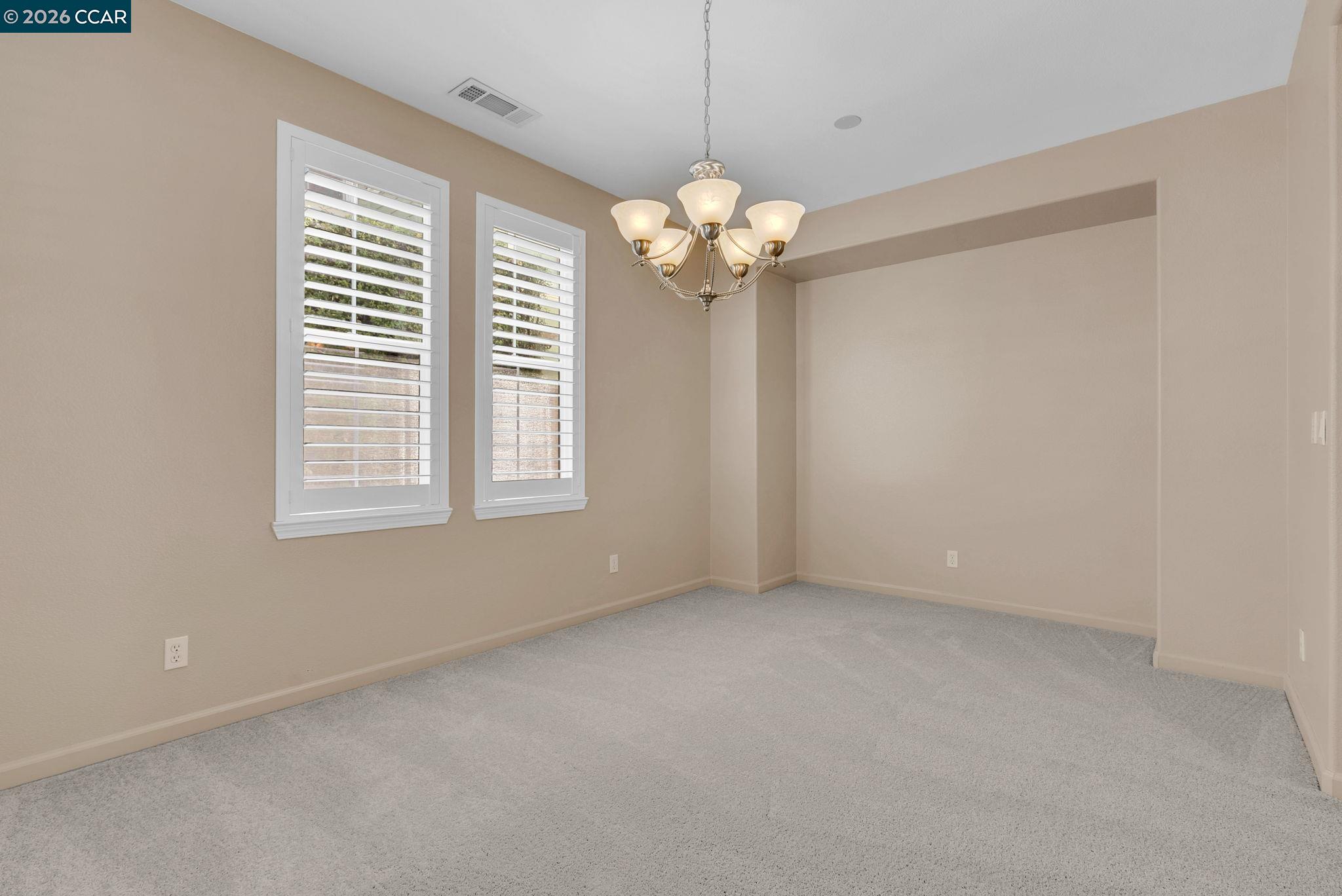 Detail Gallery Image 8 of 54 For 1051 Madrone Ave, Vallejo,  CA 94592 - 3 Beds | 2/1 Baths