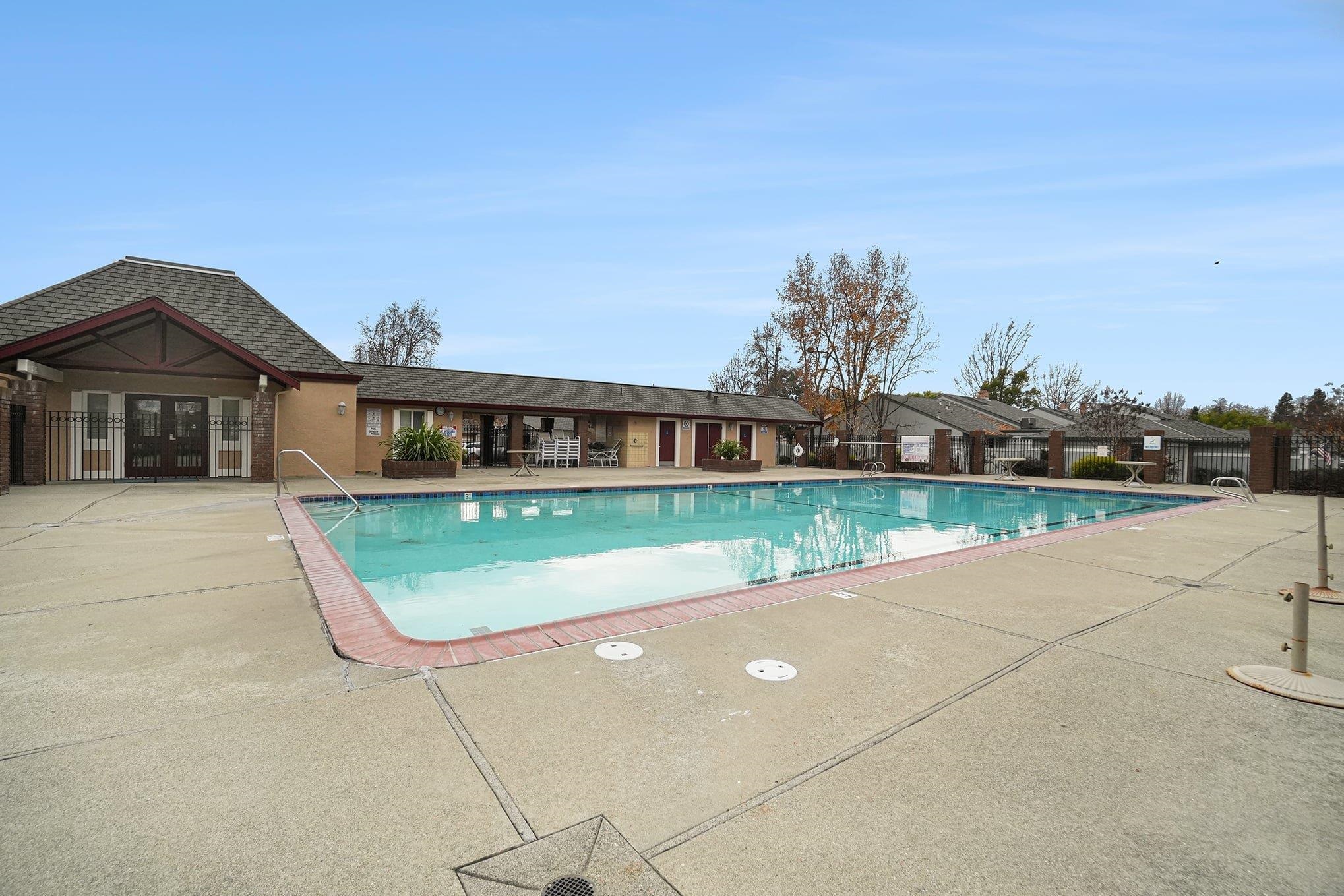 Detail Gallery Image 22 of 30 For 674 St Ives Ct, Walnut Creek,  CA 94507 - 2 Beds | 2 Baths