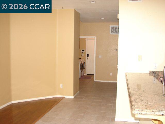 Detail Gallery Image 12 of 17 For 4110 Forest Hill Ct, Hayward,  CA 94542 - 4 Beds | 2/1 Baths