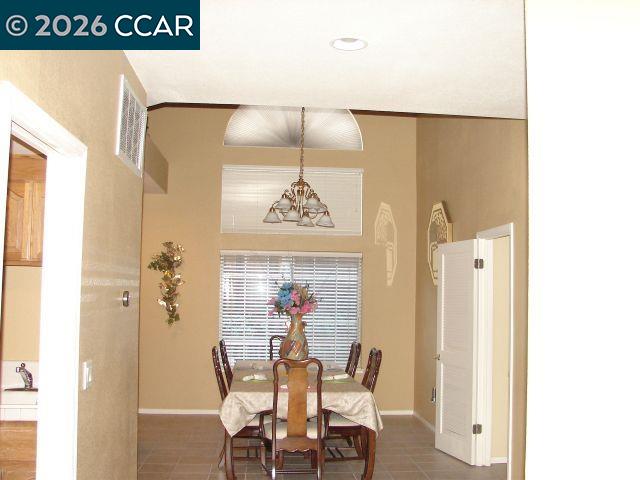 Detail Gallery Image 13 of 17 For 4110 Forest Hill Ct, Hayward,  CA 94542 - 4 Beds | 2/1 Baths