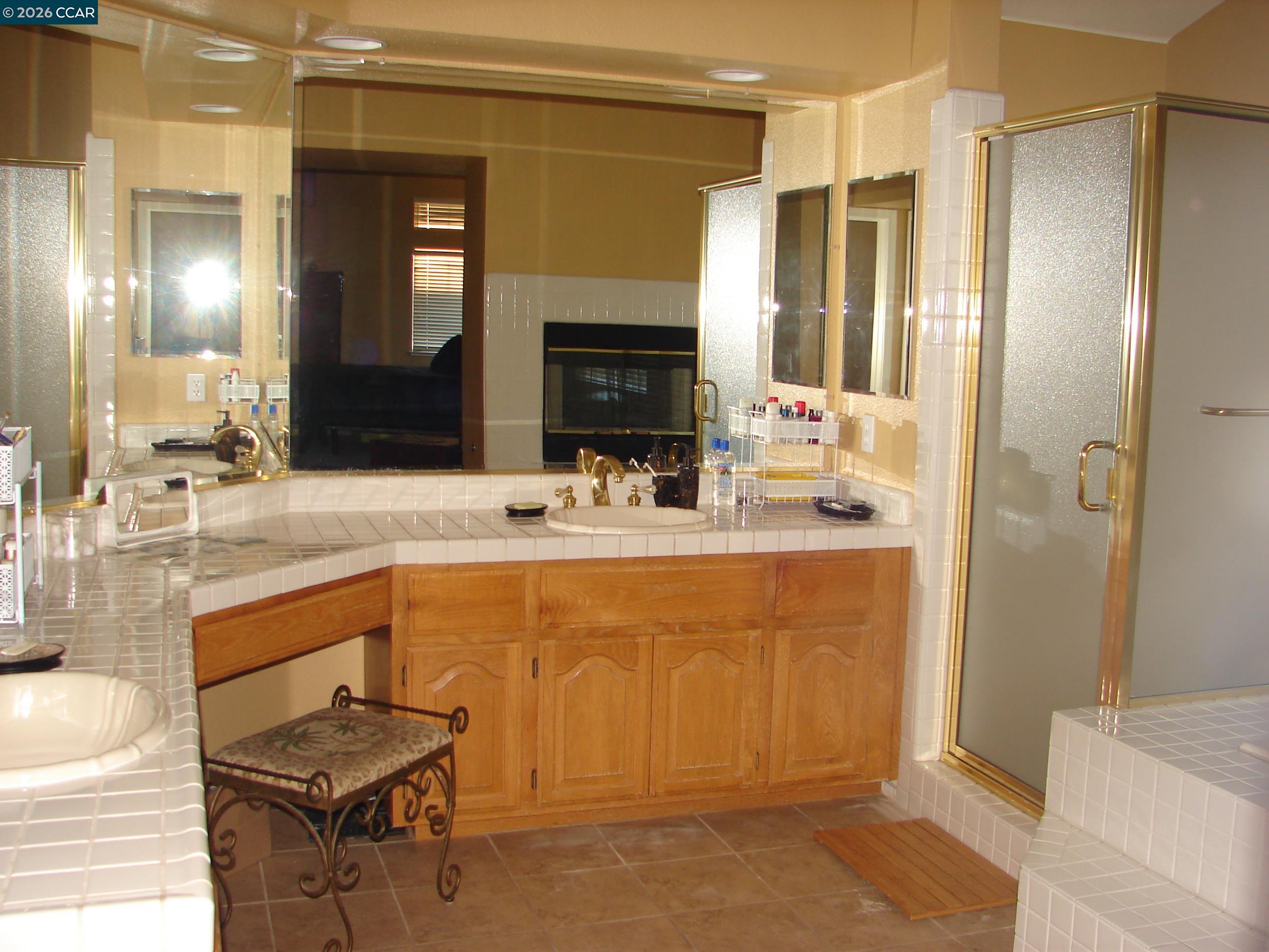 Detail Gallery Image 15 of 17 For 4110 Forest Hill Ct, Hayward,  CA 94542 - 4 Beds | 2/1 Baths