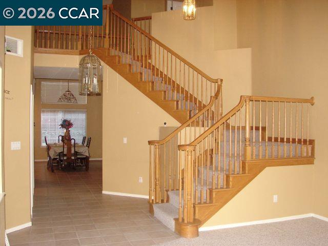 Detail Gallery Image 4 of 17 For 4110 Forest Hill Ct, Hayward,  CA 94542 - 4 Beds | 2/1 Baths