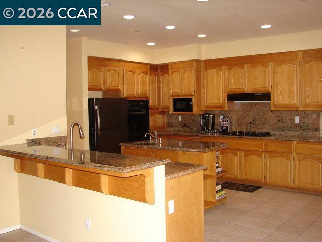 Detail Gallery Image 7 of 17 For 4110 Forest Hill Ct, Hayward,  CA 94542 - 4 Beds | 2/1 Baths