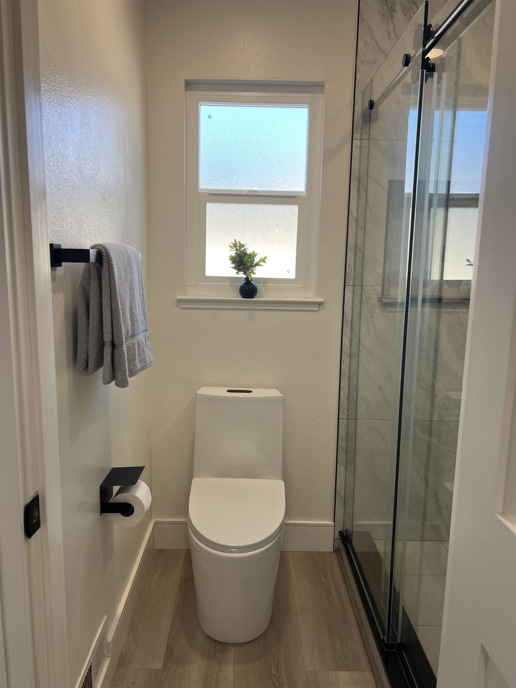 Detail Gallery Image 21 of 42 For 91 E Lake Dr, Antioch,  CA 94509 - 3 Beds | 2 Baths