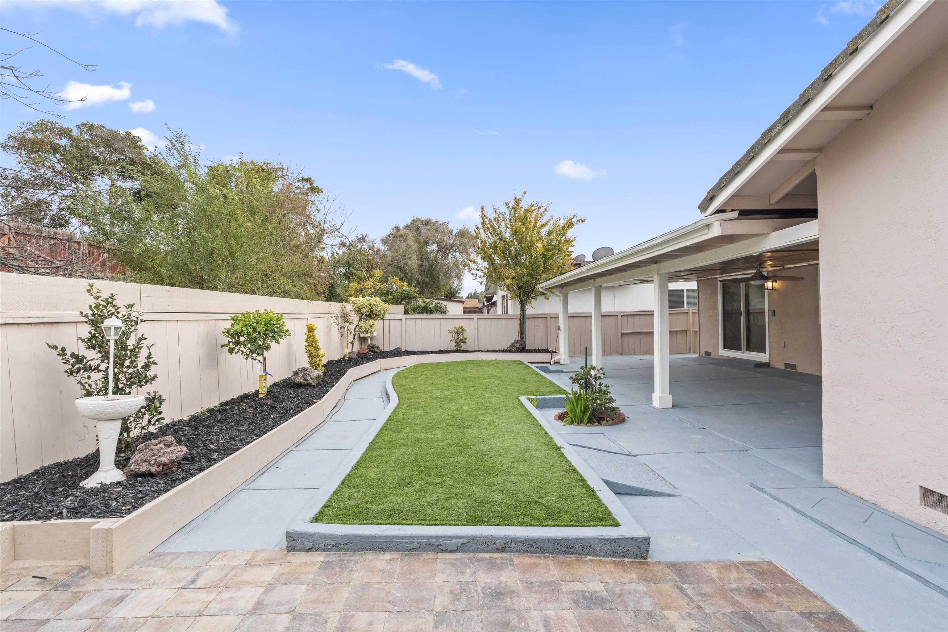 Detail Gallery Image 27 of 42 For 91 E Lake Dr, Antioch,  CA 94509 - 3 Beds | 2 Baths