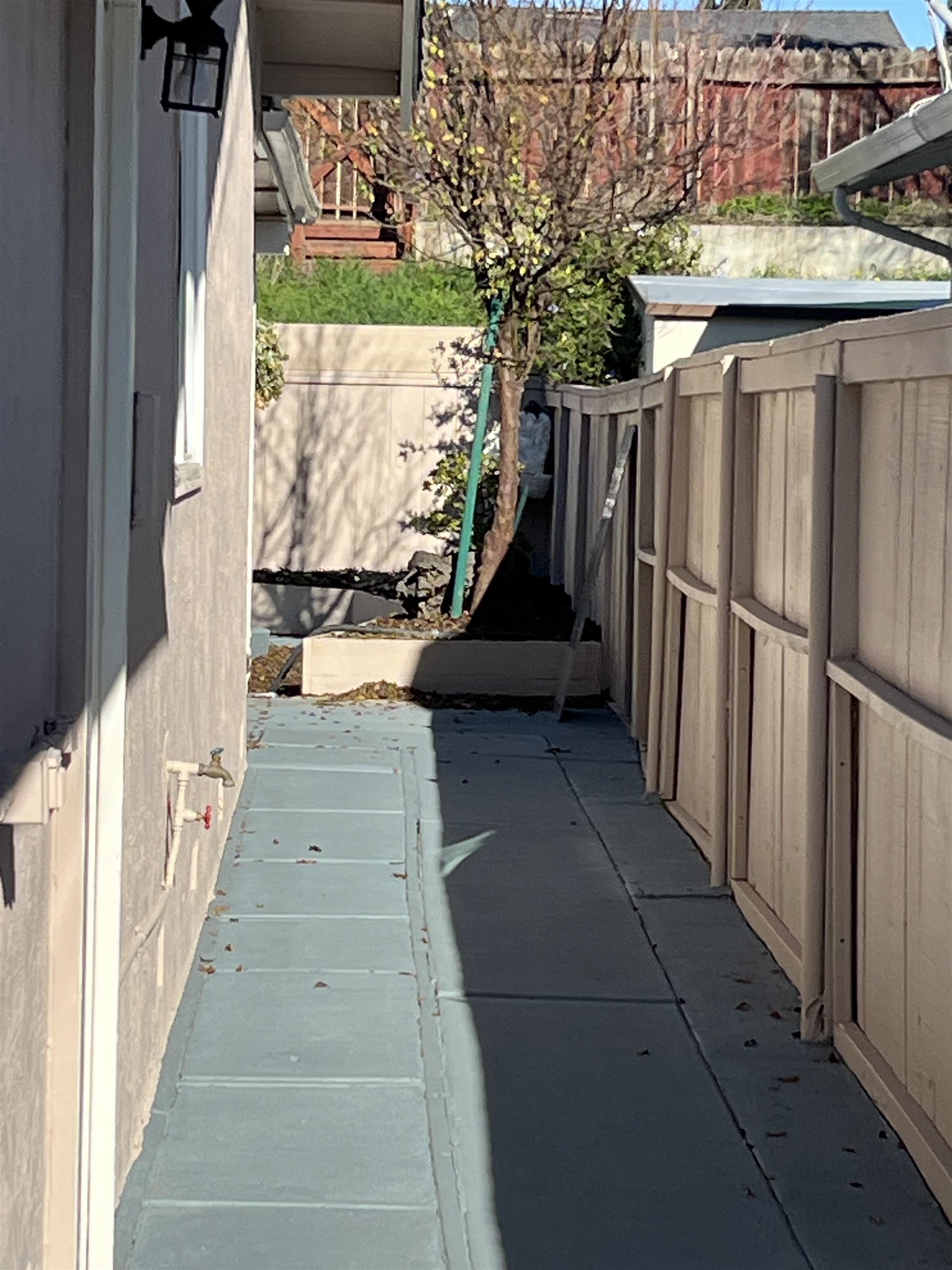 Detail Gallery Image 39 of 42 For 91 E Lake Dr, Antioch,  CA 94509 - 3 Beds | 2 Baths