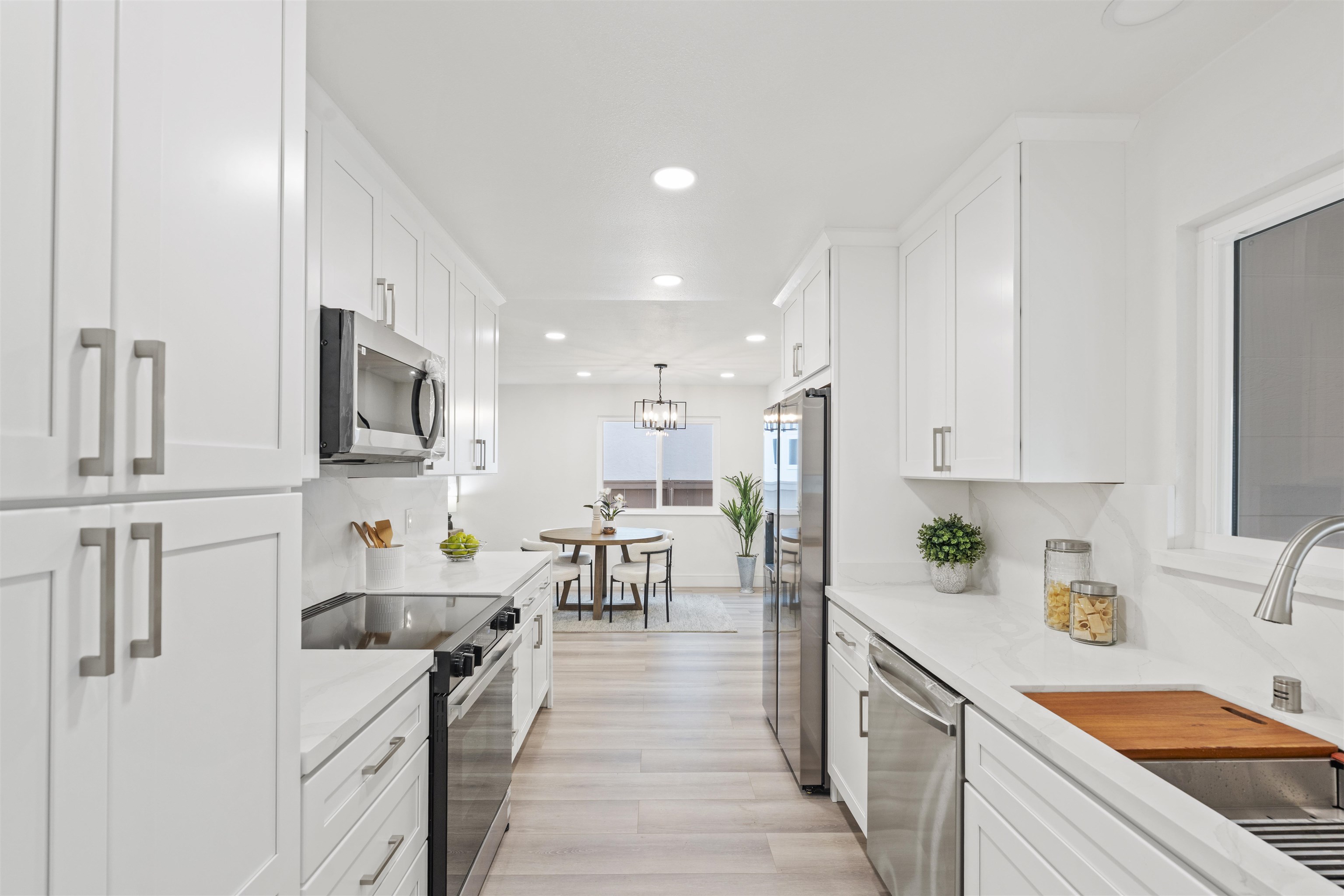 Detail Gallery Image 9 of 42 For 91 E Lake Dr, Antioch,  CA 94509 - 3 Beds | 2 Baths