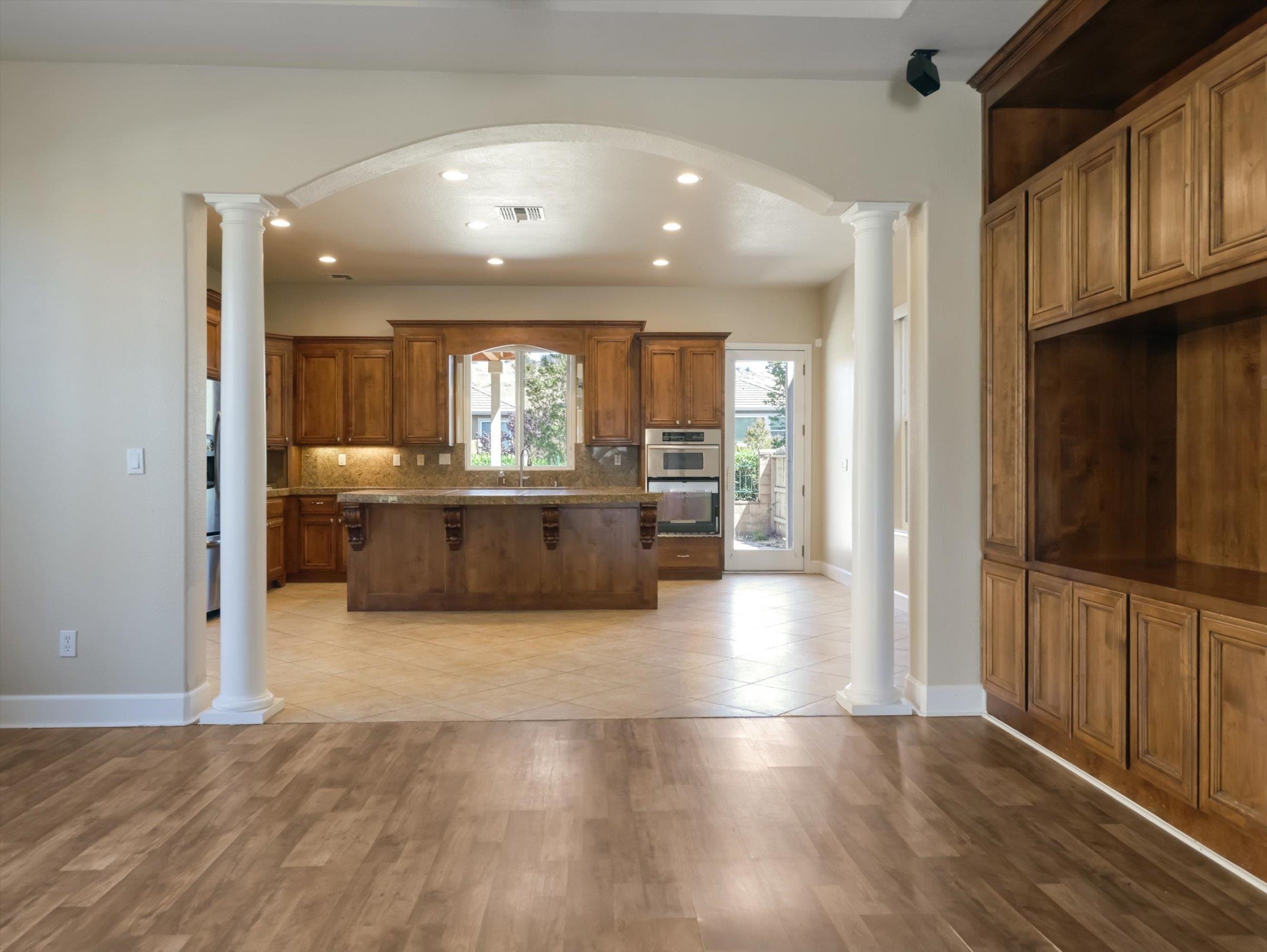 Detail Gallery Image 12 of 54 For 9216 Hallmark Pl, Vallejo,  CA 94591 - 5 Beds | 5 Baths