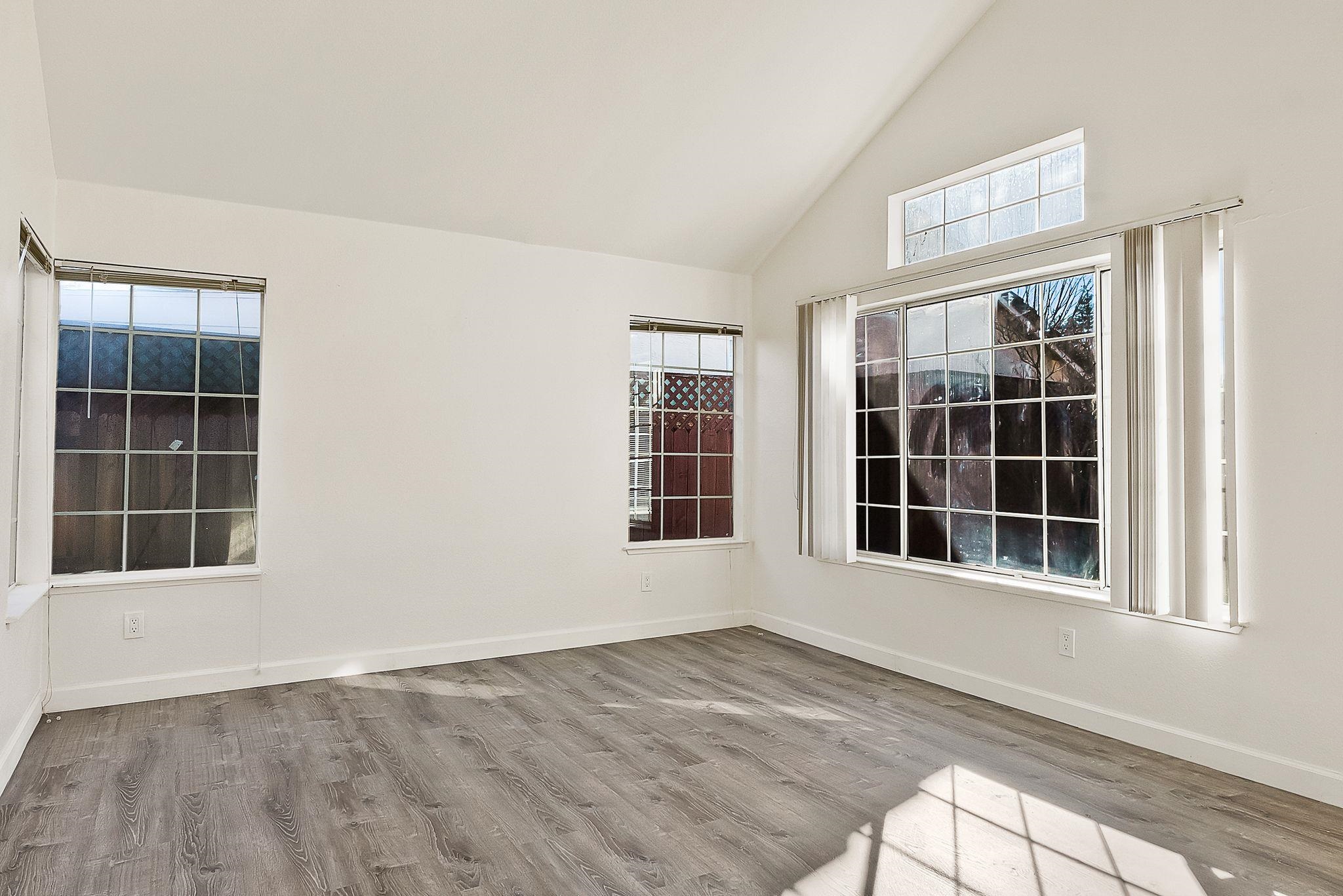 Detail Gallery Image 3 of 41 For 4641 Knollpark Court, Antioch,  CA 94531 - 3 Beds | 2/1 Baths