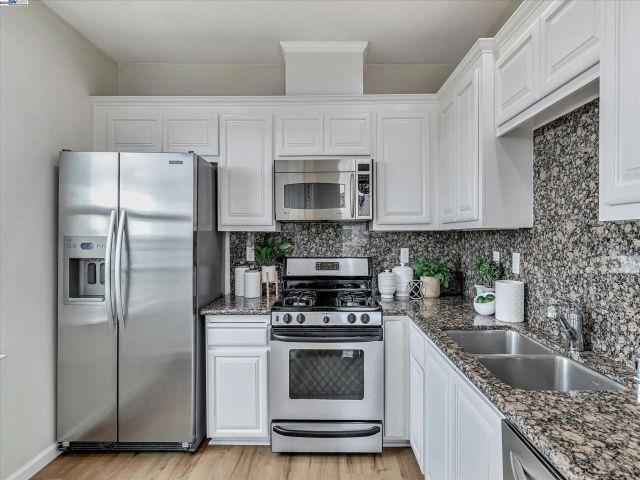 Detail Gallery Image 4 of 54 For 3275 Dublin Blvd #408,  Dublin,  CA 94568 - 2 Beds | 2 Baths