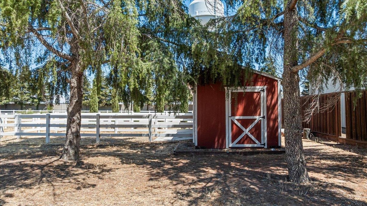 Detail Gallery Image 41 of 49 For 27000 S Hillview St, Tracy,  CA 95304 - 4 Beds | 3 Baths