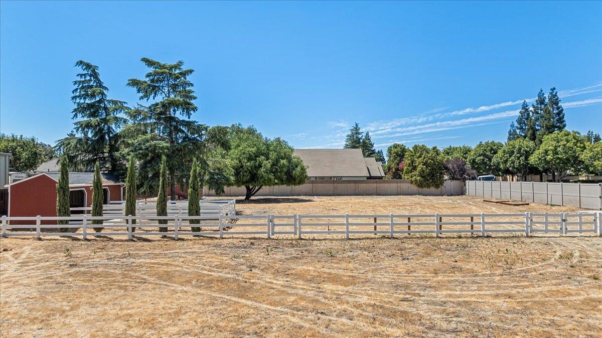 Detail Gallery Image 43 of 49 For 27000 S Hillview St, Tracy,  CA 95304 - 4 Beds | 3 Baths