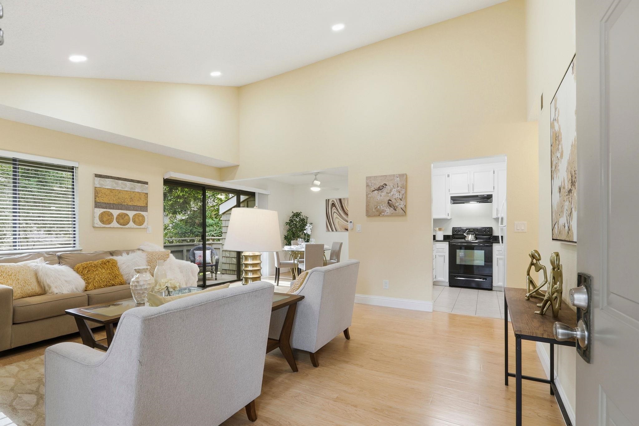 Detail Gallery Image 5 of 36 For 5482 Makati Cir, San Jose,  CA 95123 - 2 Beds | 2 Baths