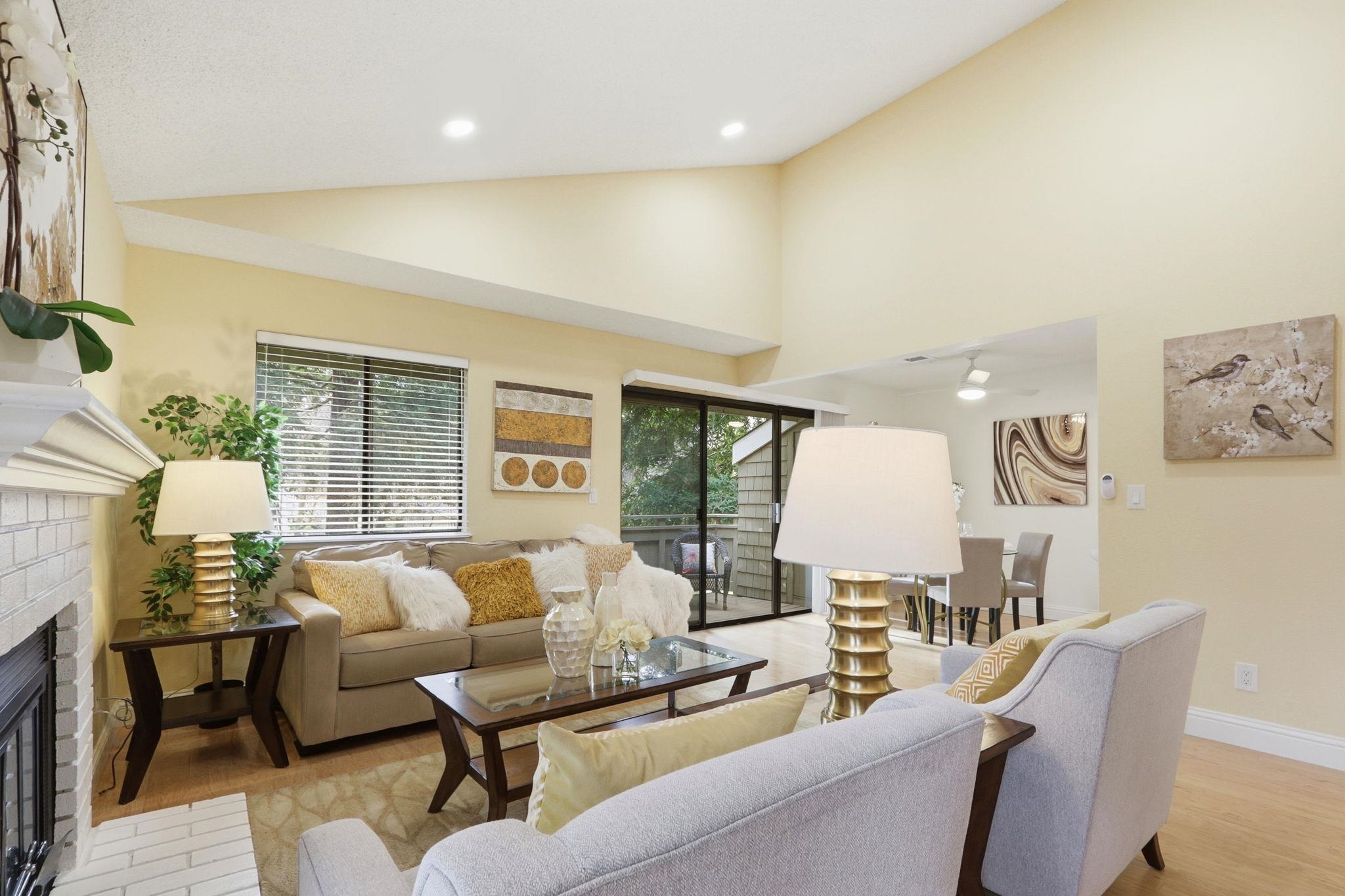 Detail Gallery Image 6 of 36 For 5482 Makati Cir, San Jose,  CA 95123 - 2 Beds | 2 Baths