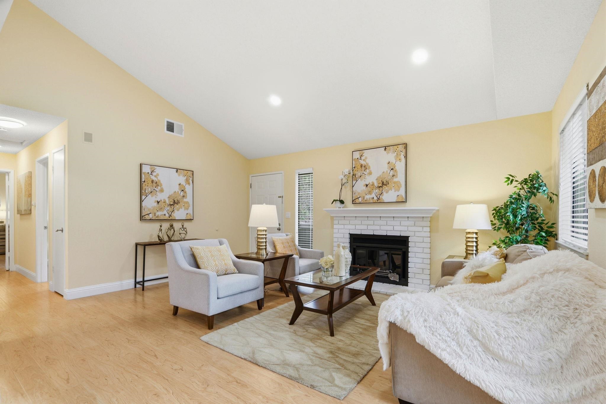 Detail Gallery Image 9 of 36 For 5482 Makati Cir, San Jose,  CA 95123 - 2 Beds | 2 Baths