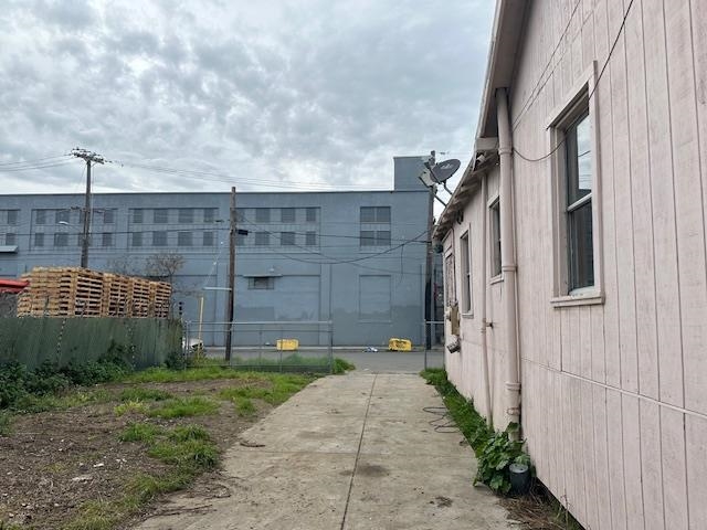 Detail Gallery Image 15 of 32 For 1024 50th Ave, Oakland,  CA 94601 - 2 Beds | 1 Baths