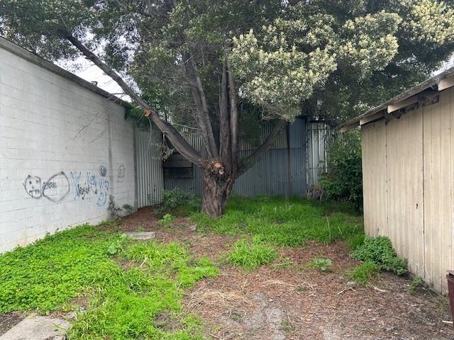 Detail Gallery Image 10 of 32 For 1024 50th Ave, Oakland,  CA 94601 - 2 Beds | 1 Baths