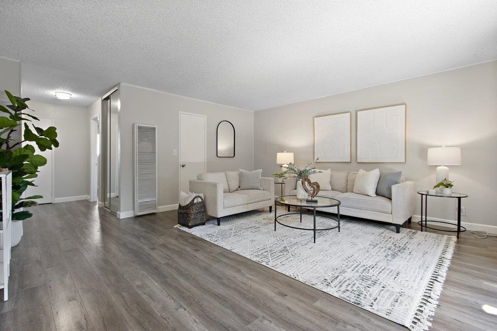 Photo #2: 41119867 Listing: Photo #2